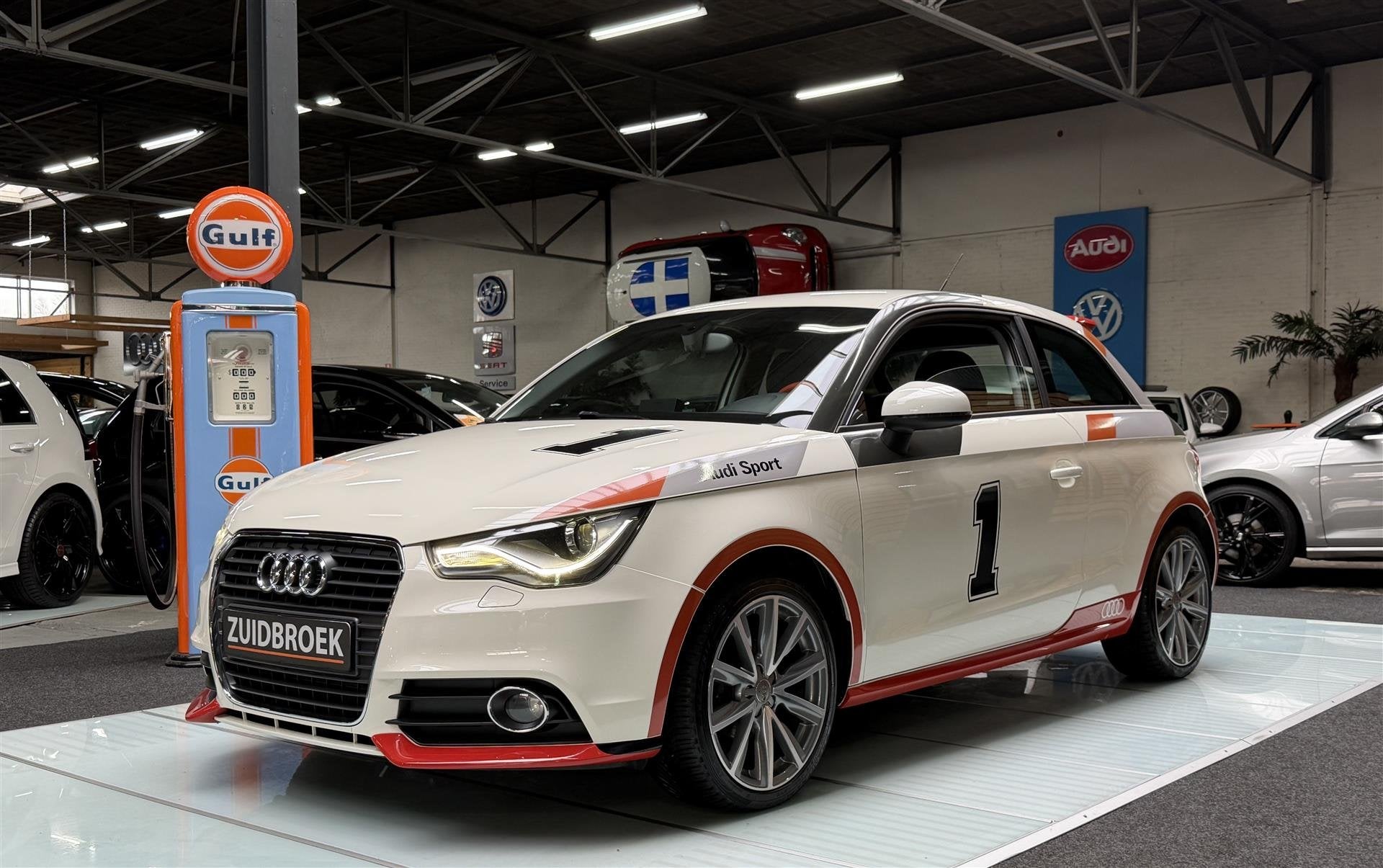 Audi A1 1.2 UNIEK! Clima! Navi! trekhaak! (bj 2011), 86 pk, Automatische klimaatregeling, 4 cilinders, Wit