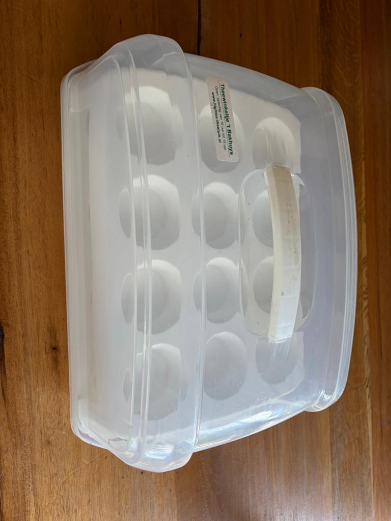 Cupcake bewaardoos 24 stuks, Ophalen of Verzenden, Gebruikt, Cupcakes, Bakvorm