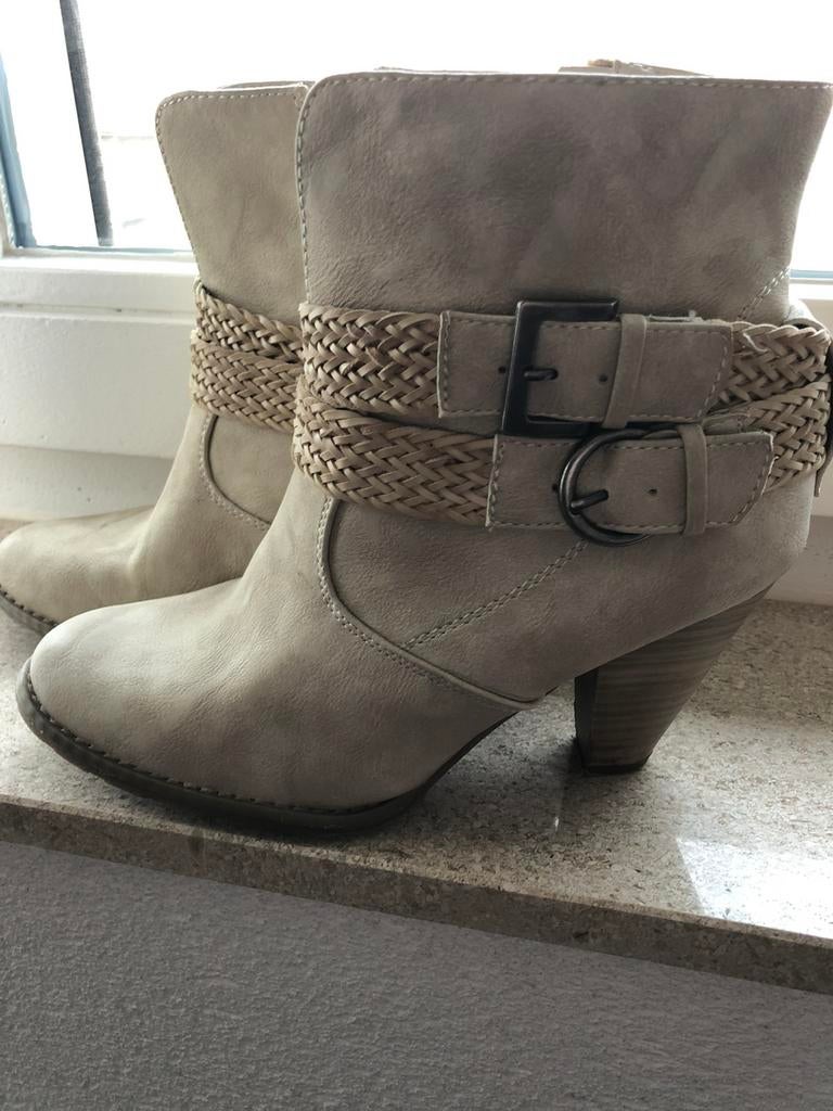 Enkellaarsjes Marco Tozzi mt 37, Kleding | Dames, Schoenen, Ophalen of Verzenden, Zo goed als nieuw, Beige
