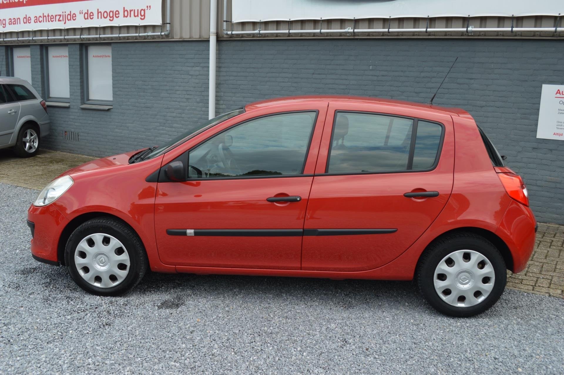 Renault Clio 1.2-16V Authentique Airco 5Drs Stuurbekrachtigi, Voorwielaandrijving, Gebruikt, 4 cilinders, Origineel Nederlands