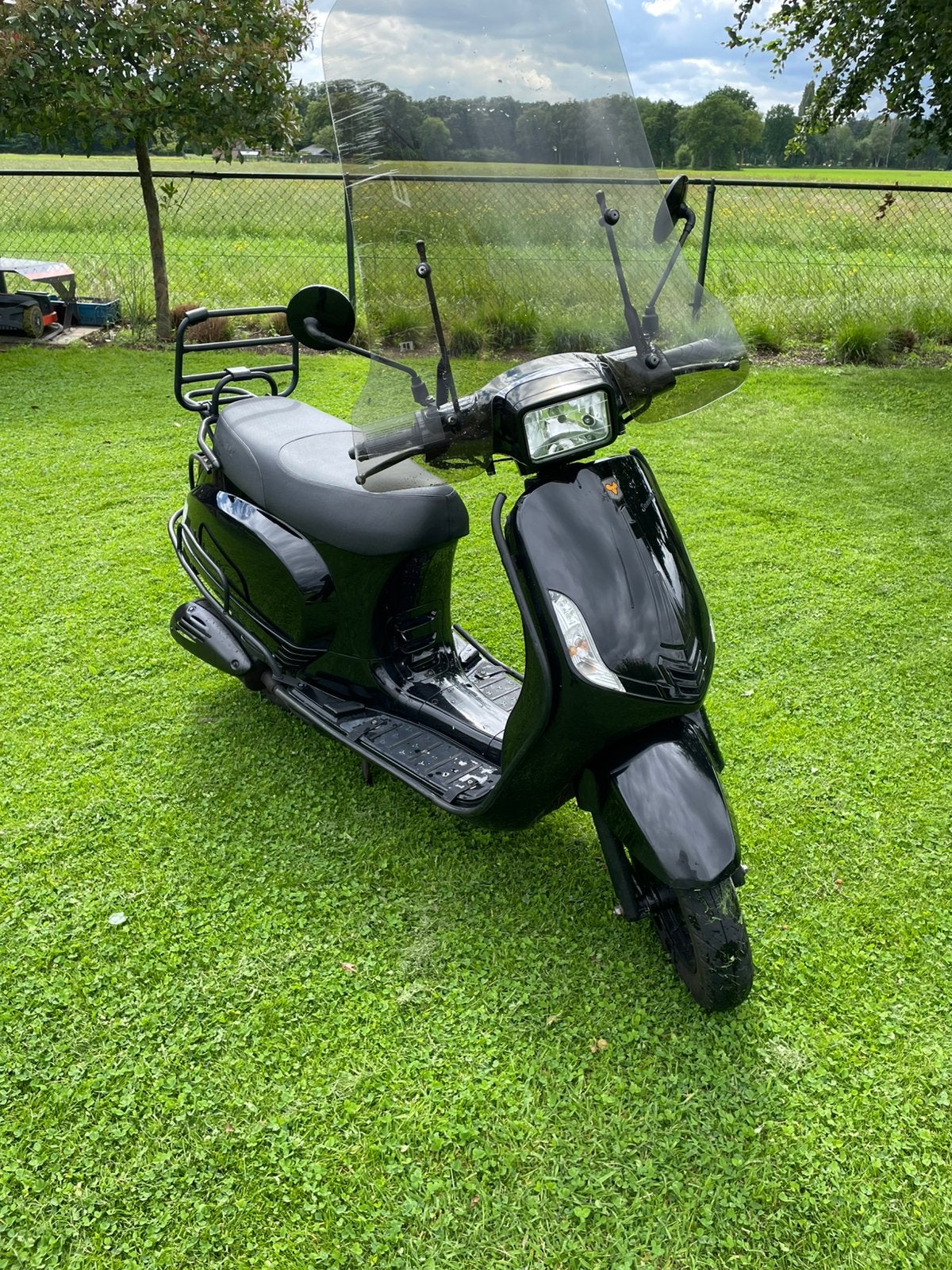 La Souris snorscooter (zwart) — 2021 — 10.436 km, Fietsen en Brommers, Snorfietsen en Snorscooters, Ophalen, Zo goed als nieuw