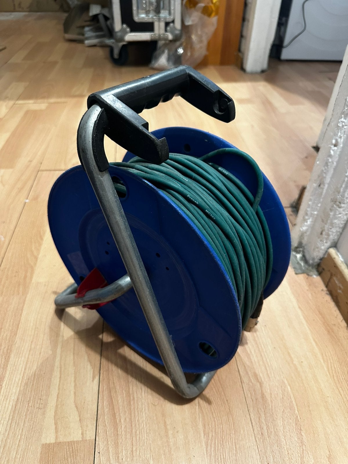 Xlr kabel op haspel, Muziek en Instrumenten, Kabels en Stekkers, Ophalen, Zo goed als nieuw, Apparatuur