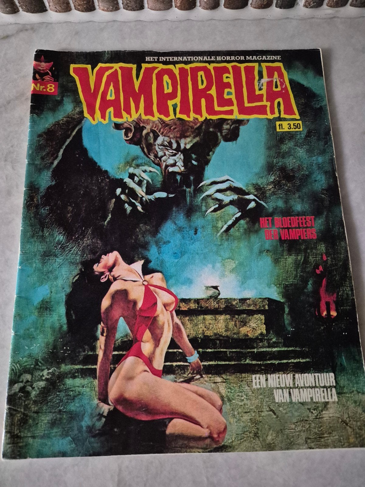 Vampirella Nr. 8 - Het Internationale Horror Magazine, Ophalen of Verzenden, Gelezen