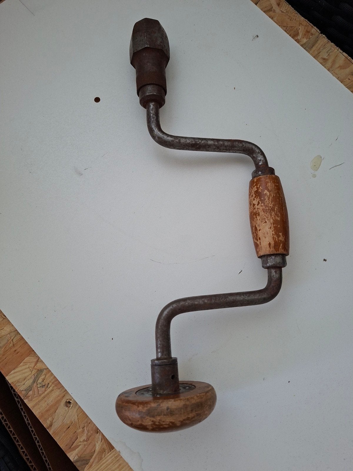 Antieke handboor met houten handvat, Ophalen of Verzenden