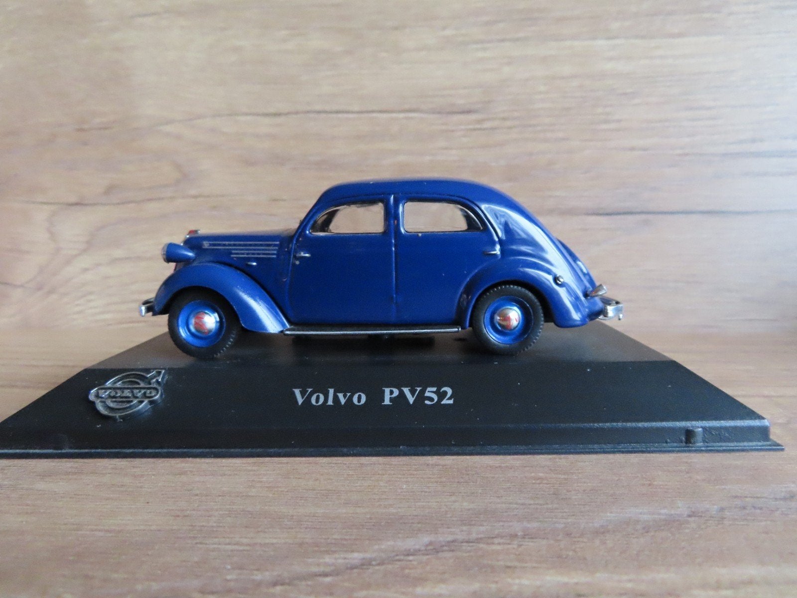 Te koop: VOLVO PV52 BLAUW 1:43 ATLAS VOLVO COLLECTION, Ophalen of Verzenden, Zo goed als nieuw, Auto, Overige merken