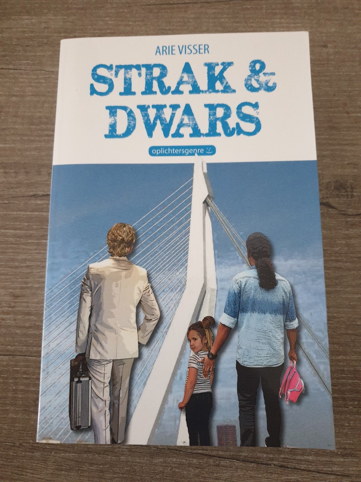 Strak & Dwars - Arie Visser (Oplichtersgenre), Ophalen of Verzenden, Gelezen, Arie Visser
