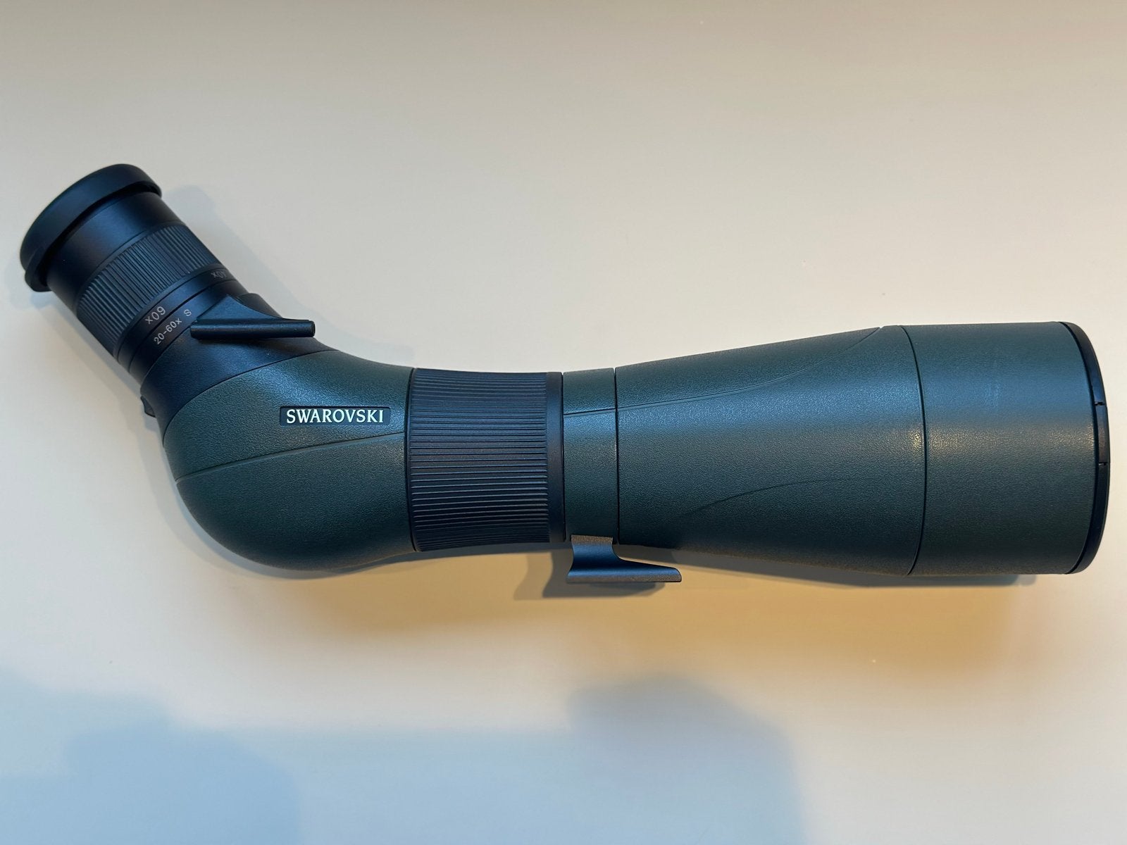 Swarovski ATS 80 Telescoop met 20-60x Oculair en Statief, Ophalen, Lenzentelescoop (refractor), 80 tot 200 mm, Met statief