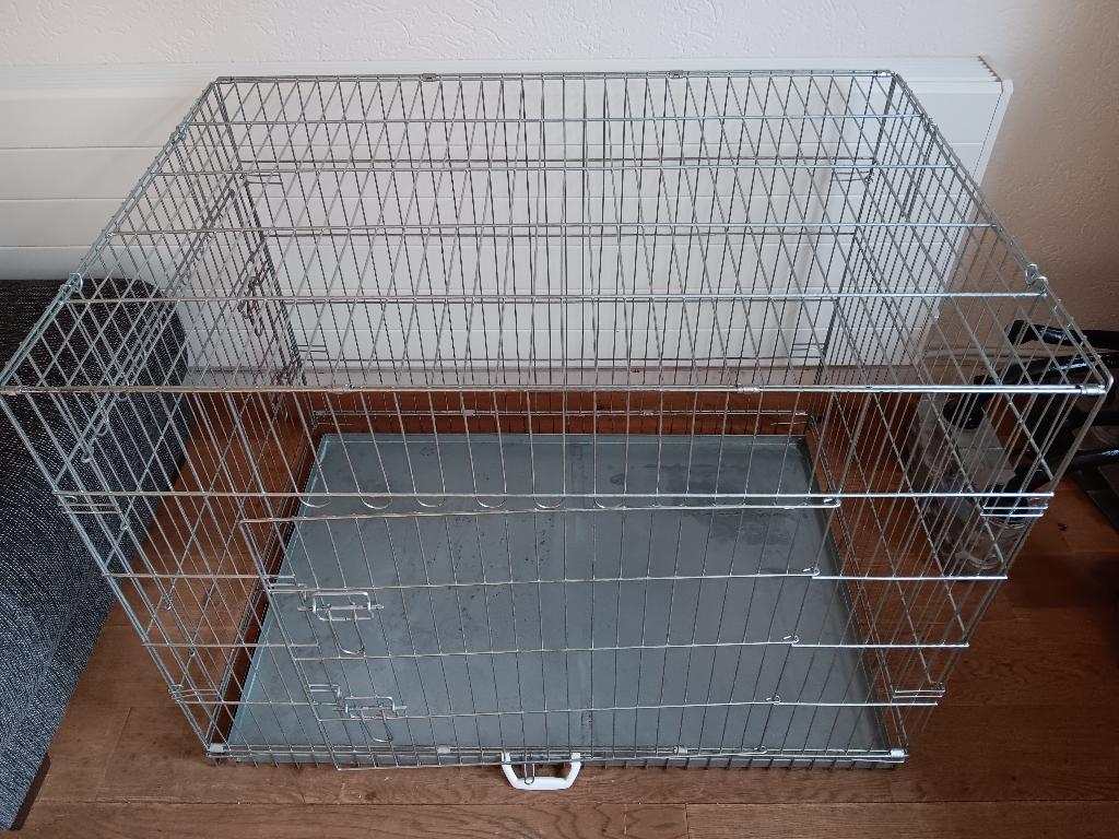 Zo goed als nieuwe Grote Bench aangeboden., Dieren en Toebehoren, Hondenbenches, Zo goed als nieuw, Ophalen