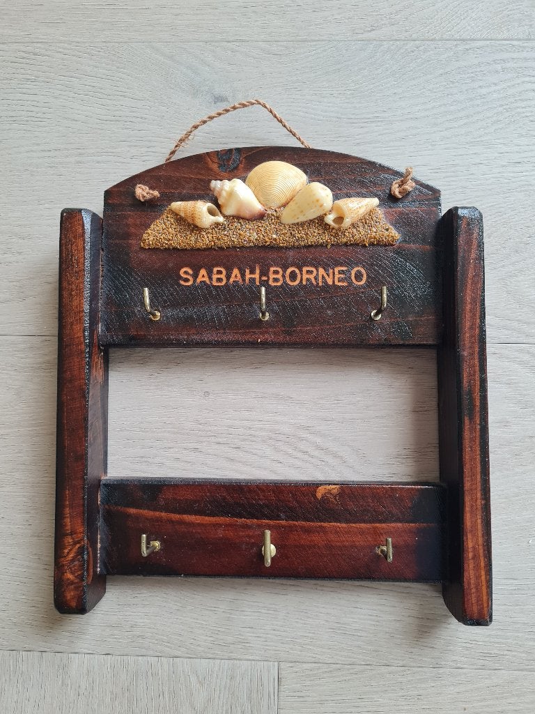 Sleutelrekje uit Borneo, Hout, Gebruikt, Overige stijlen, Ophalen of Verzenden