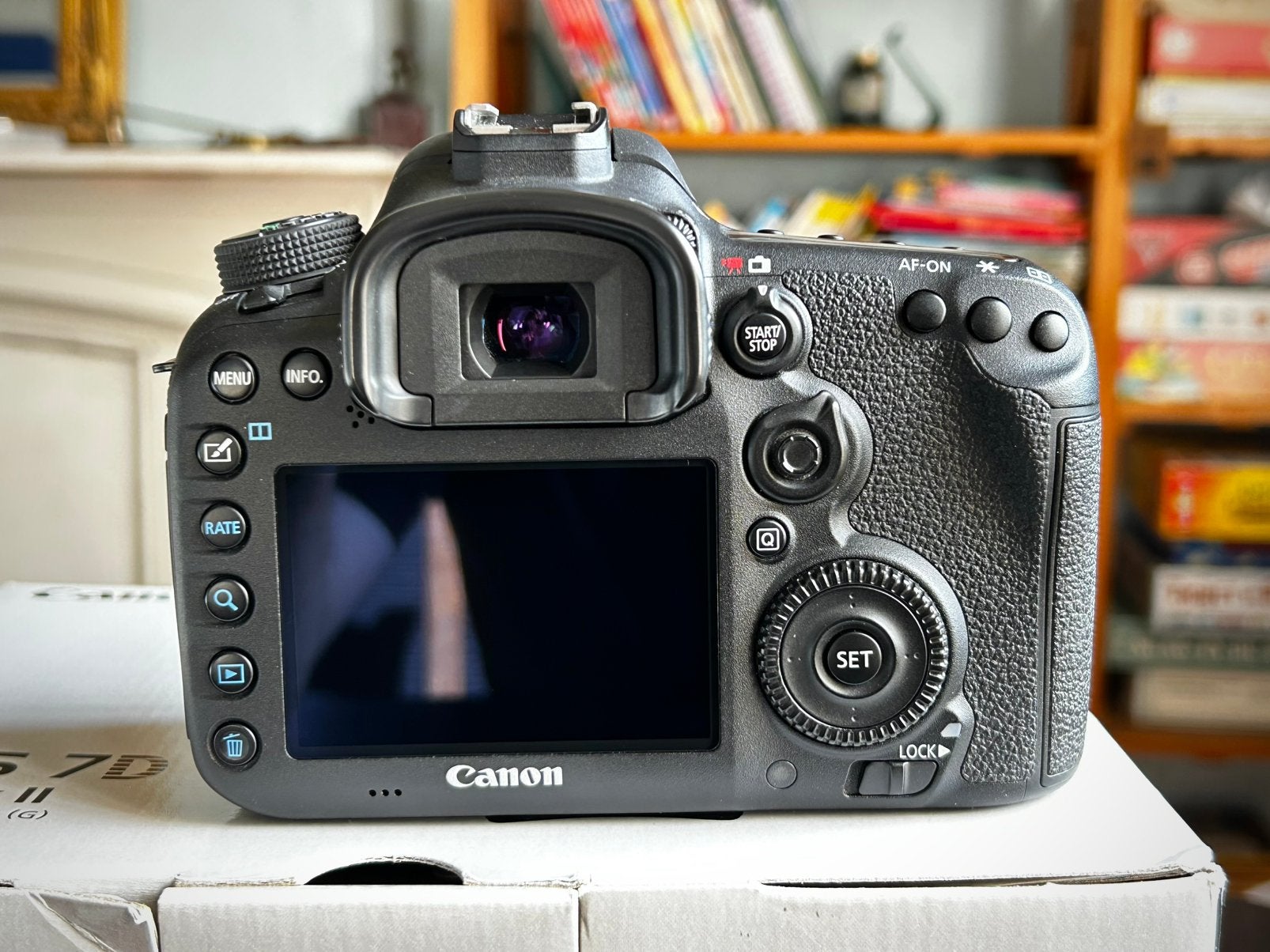 Foto 4 van Canon EOS 7D Mark II – 16k clicks (Onberispelijke staat)