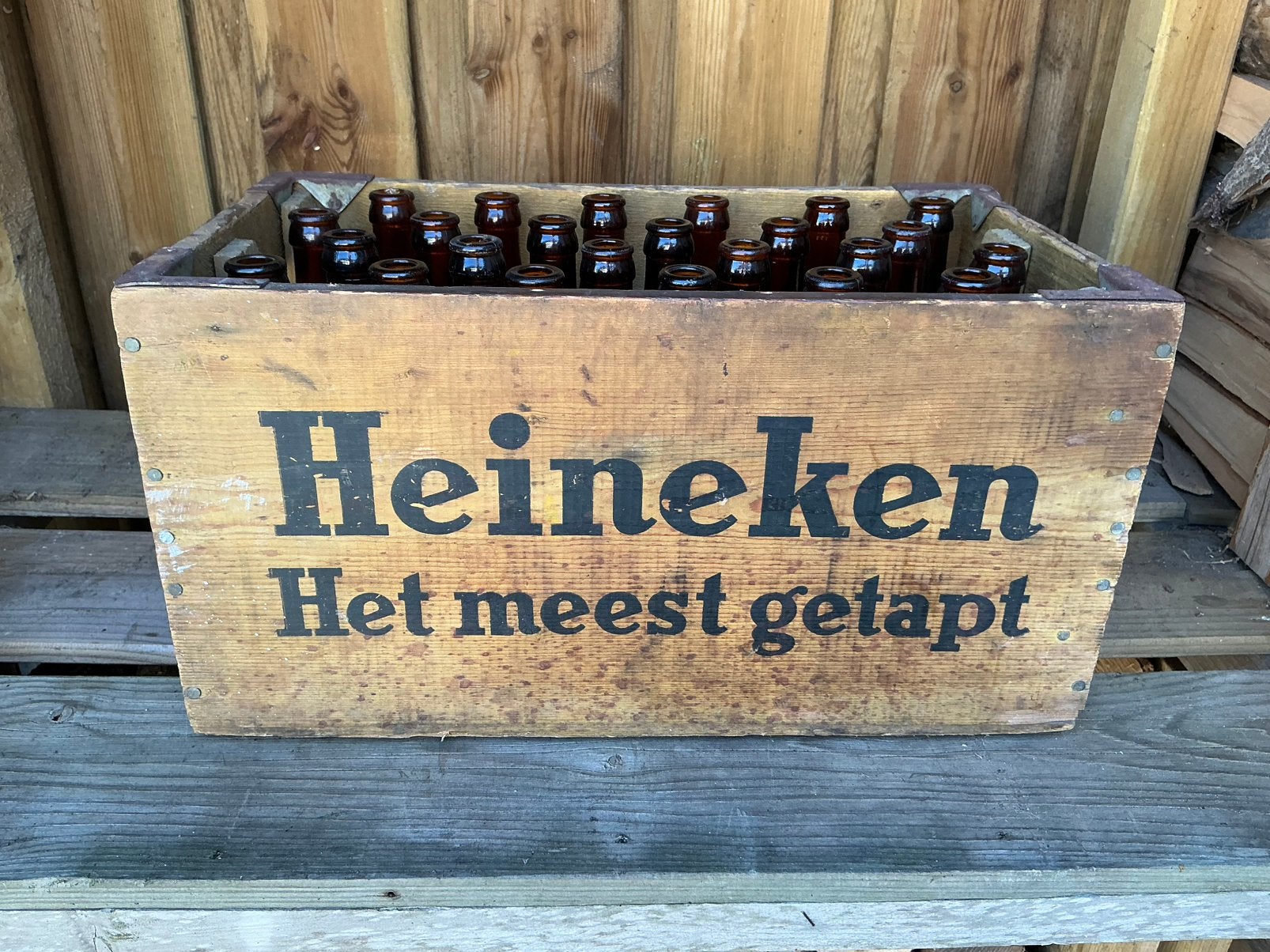 Heineken houten bierkrat 1966 met 24 oude bierflesjes, Ophalen, Zo goed als nieuw