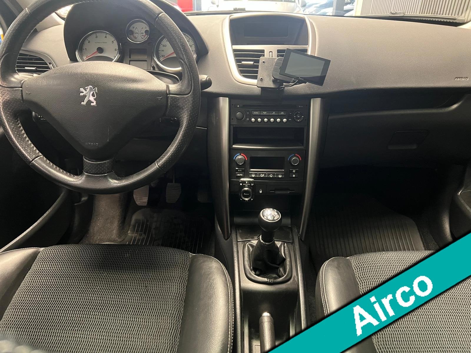 Peugeot 207 SW Outdoor 1.6 VTi 1e Eigenaar - NAP - Panorama, Voorwielaandrijving, Euro 5, Gebruikt, Zwart