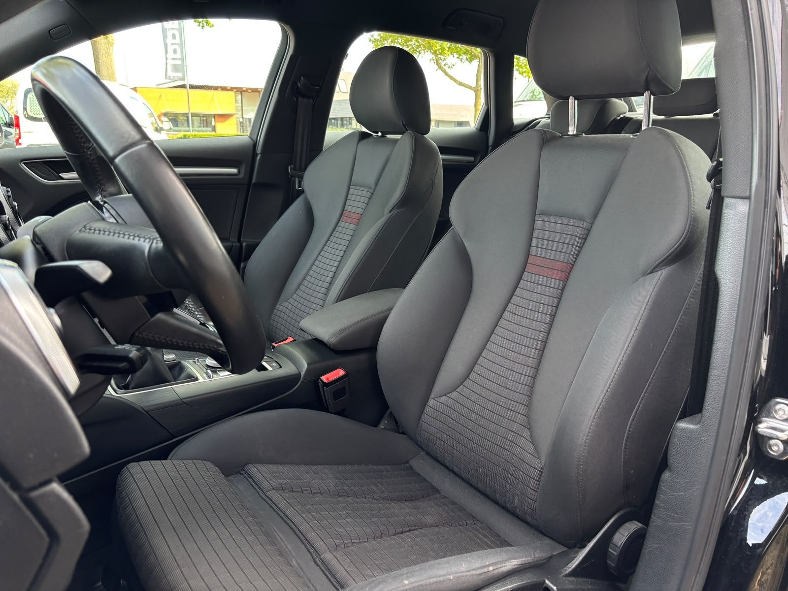 Audi A3 Sportback 1.0 TFSI Sport Lease Edition | Sportstoele, Voorwielaandrijving, Dealer onderhouden, Stof, Zwart