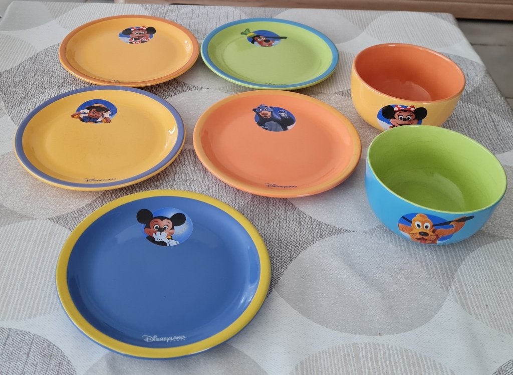 Disney - 6 Bekers, 5 bordjes en 2 kommen, Overige materialen, Overige typen, Ophalen of Verzenden, Zo goed als nieuw