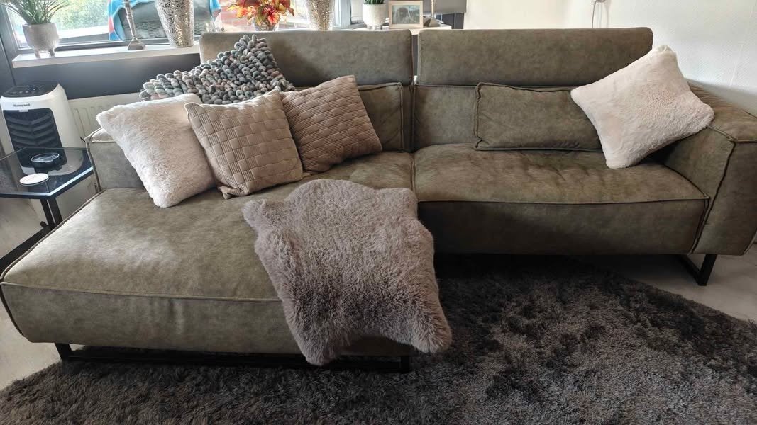 Comfortabele hoekbank in leger groen, Ophalen, 250 tot 300 cm, Gebruikt, 100 tot 125 cm