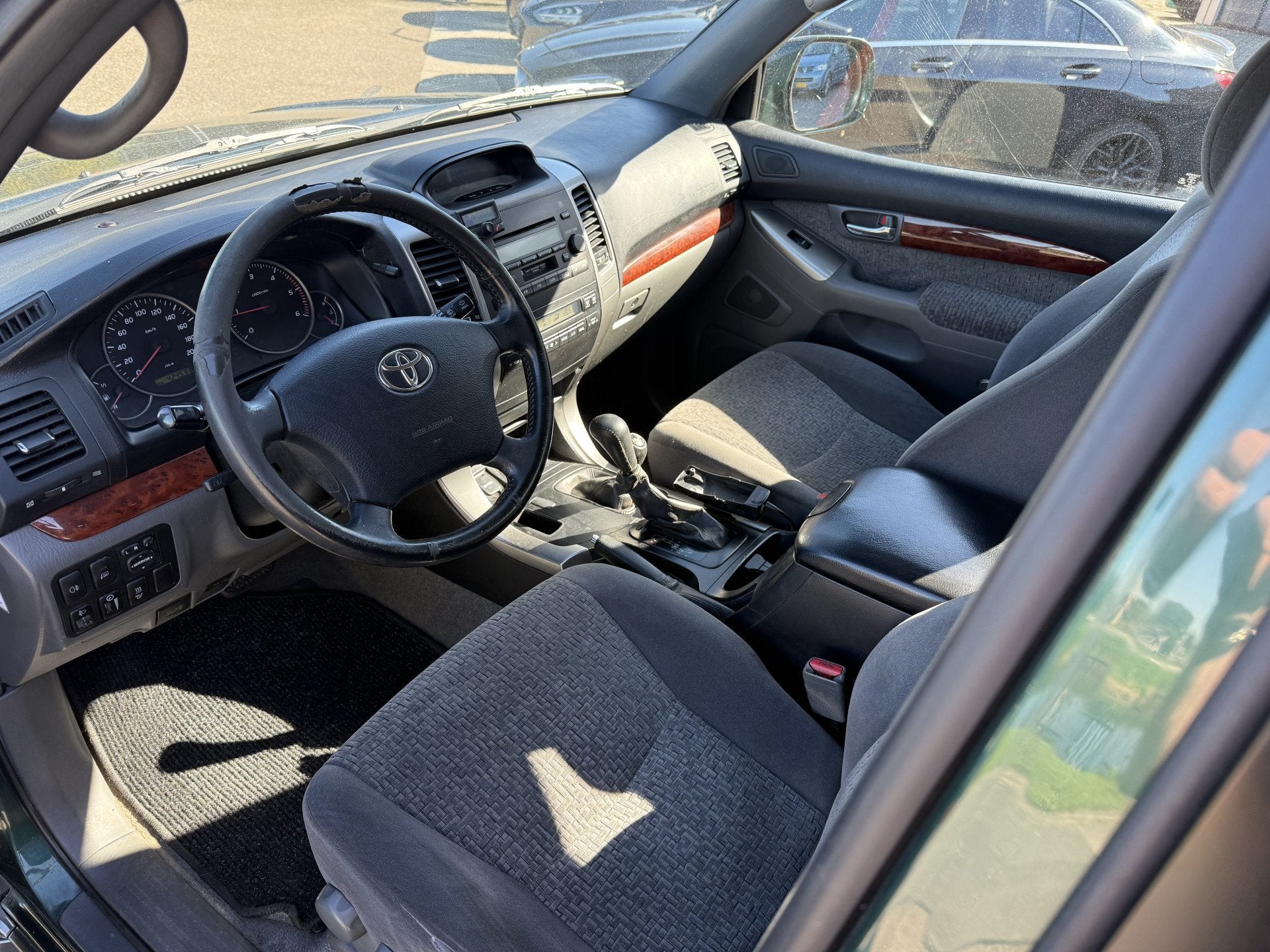 Toyota Land Cruiser 3.0 D-4D LX Automaat * APK tot 09-2027 *, Auto's, Automaat, Metallic lak, Gebruikt, 4 cilinders
