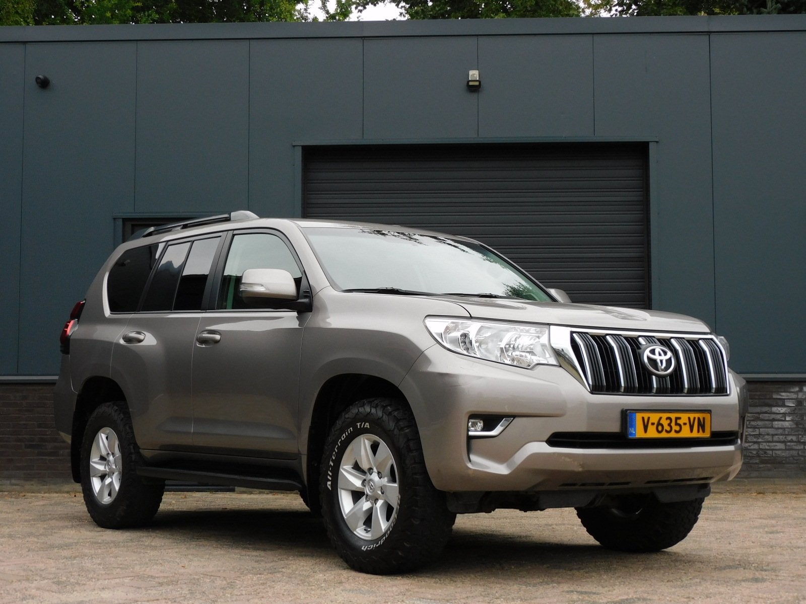 Toyota Land Cruiser 2.8 D-4D-F Challenger Window Van 1e EIGE, Auto's, Gebruikt, Euro 6, 4 cilinders, Bedrijf