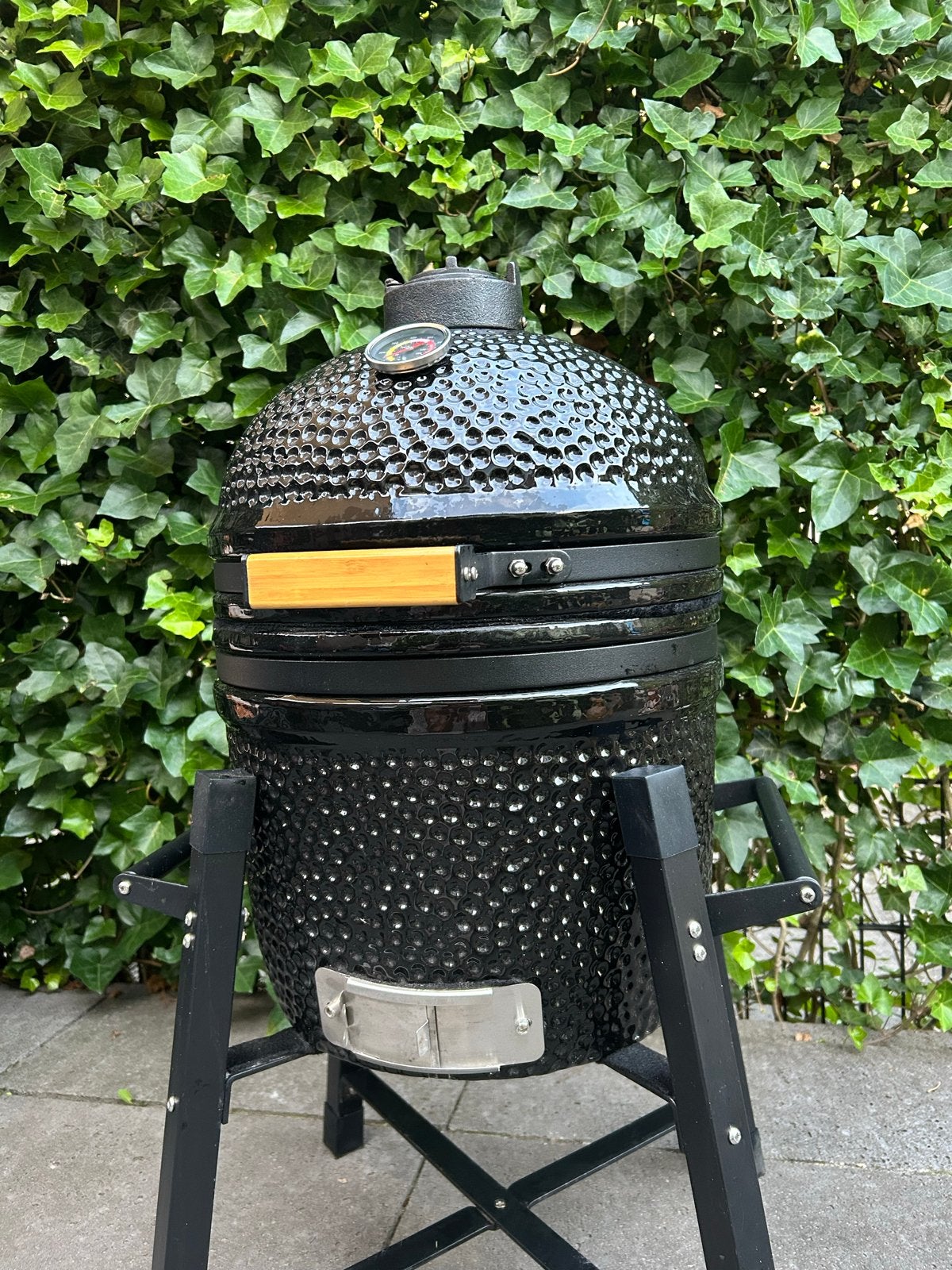 Mooie Kamado BBQ met hoes en accessoires, Ophalen, Gebruikt, Met accessoires