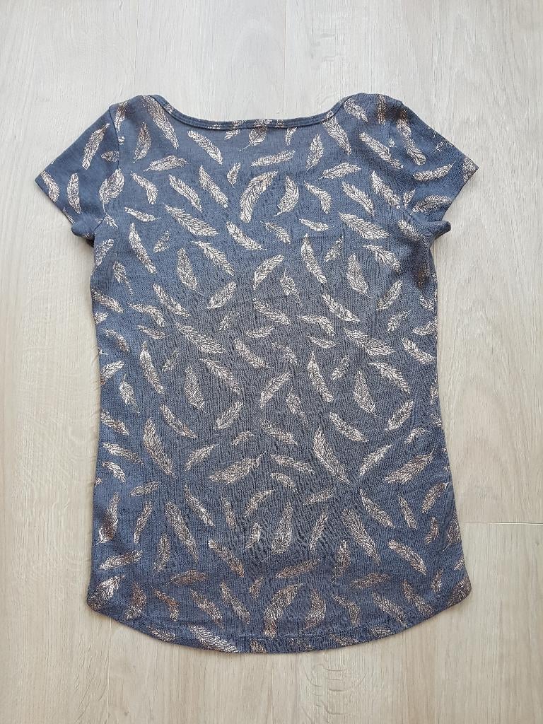 Grijs shirt met gouden print, Revelation, maat XS, Ophalen of Verzenden, Korte mouw, Revelation, Maat 34 (XS) of kleiner