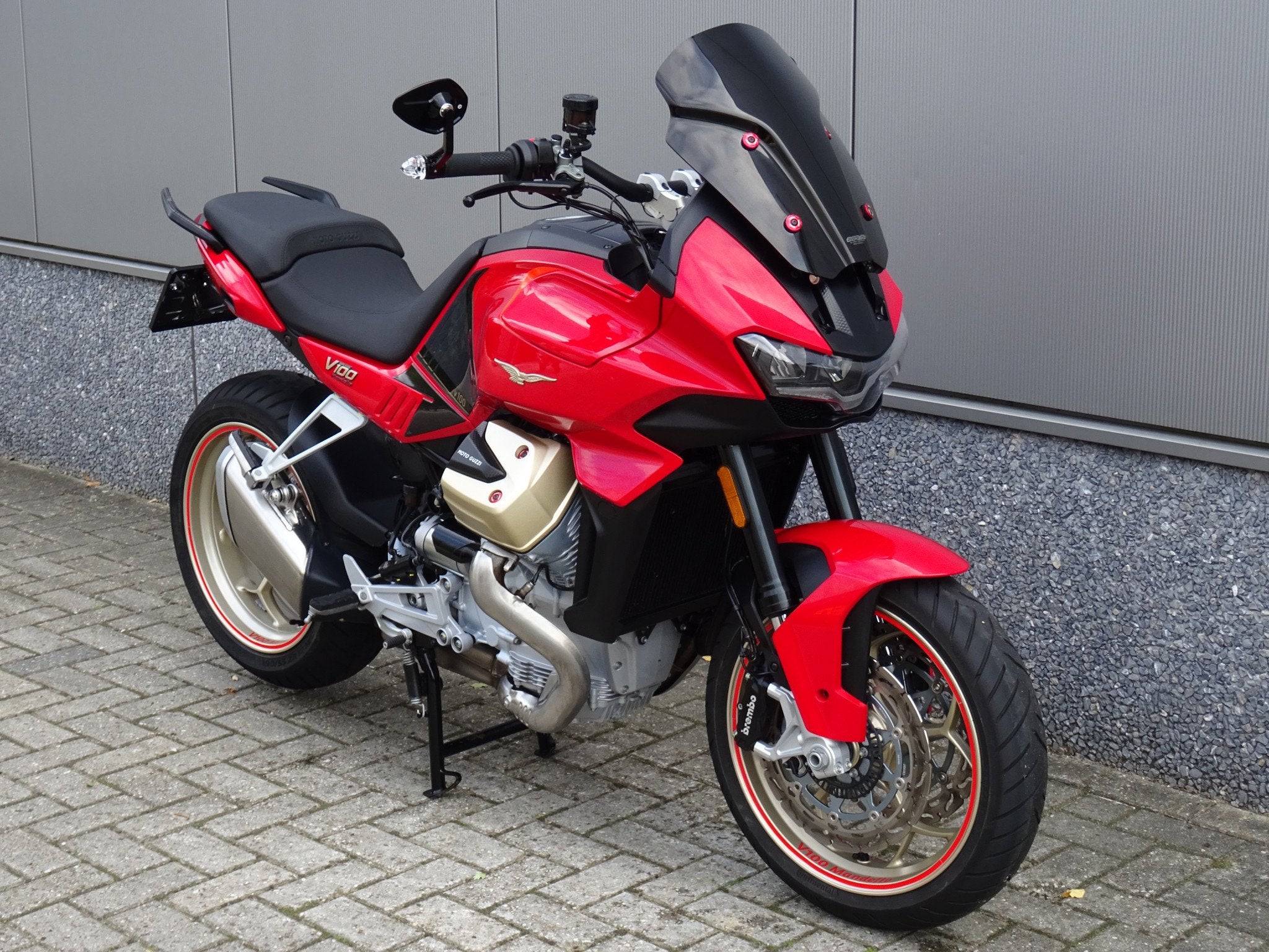 Moto Guzzi V 100 MANDELLO (bj 2023), Sport, 1000 cc, Gebruikt, Bedrijf