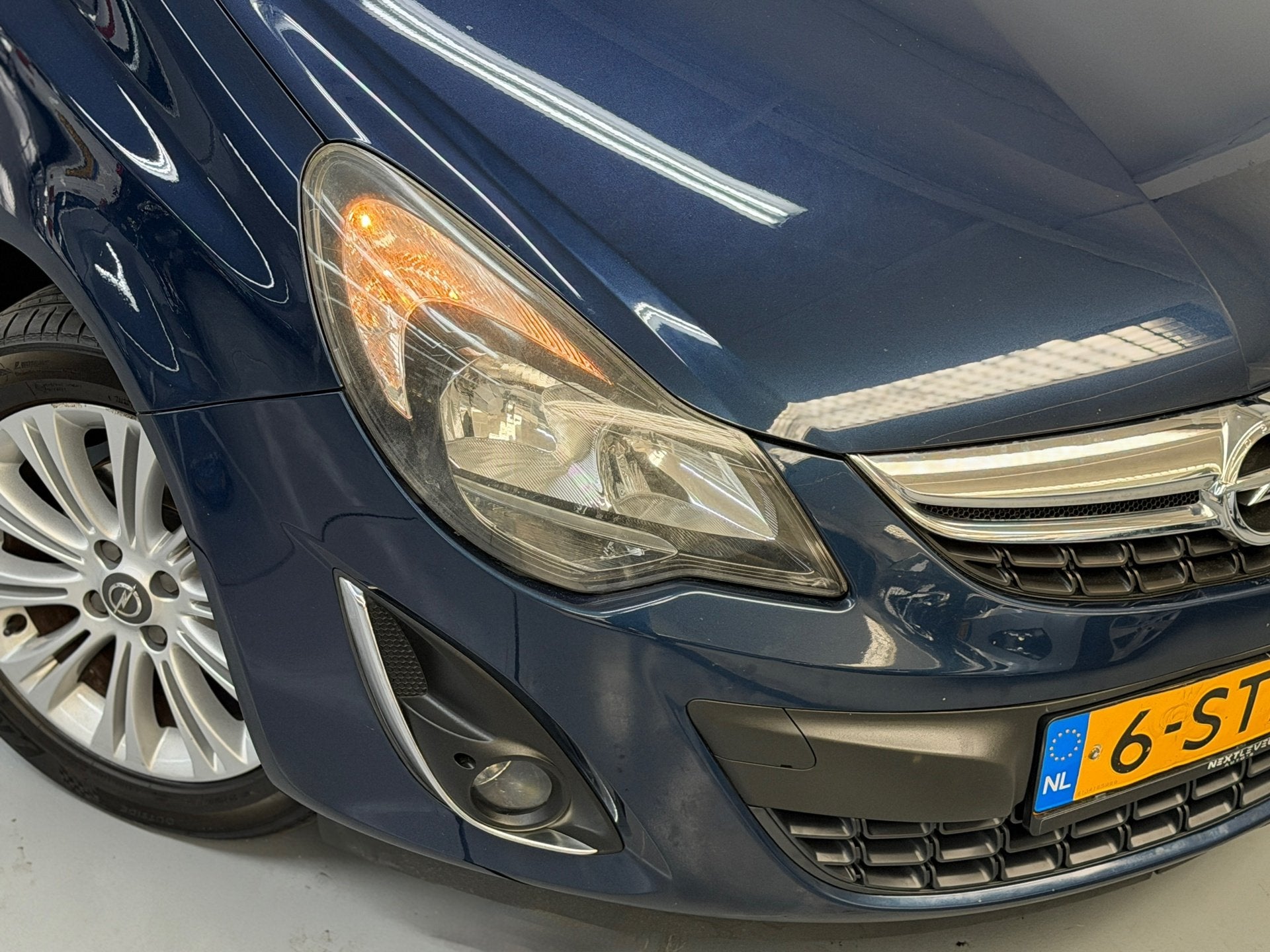 Foto 16 van Opel Corsa 1.4-16V Cosmo Navi Cruise NL Auto