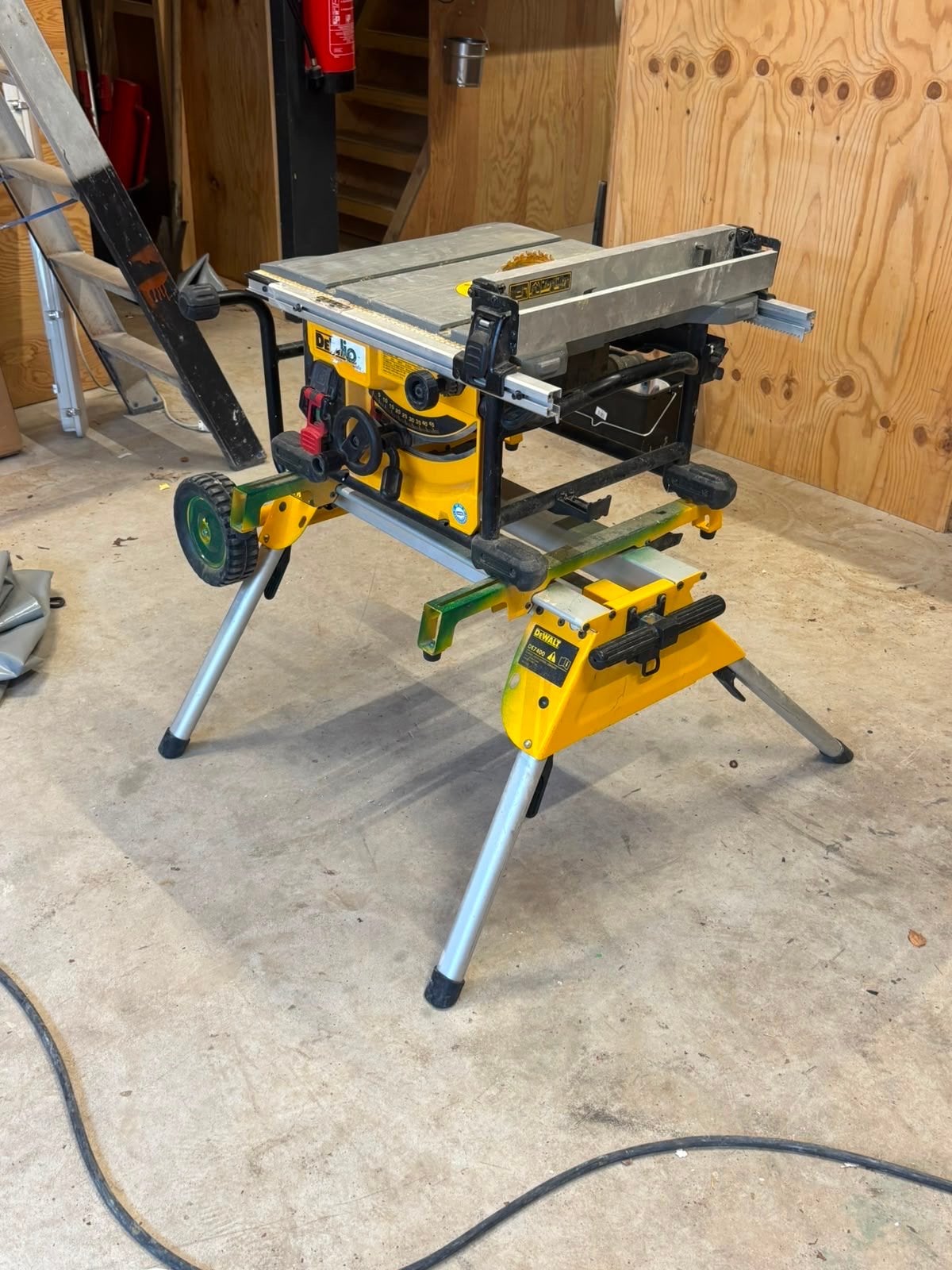 DeWalt DWE7485-QS Tafelzaag - Zo goed als nieuw, Ophalen, Cirkelzaag, Zo goed als nieuw, 30 tot 70 mm