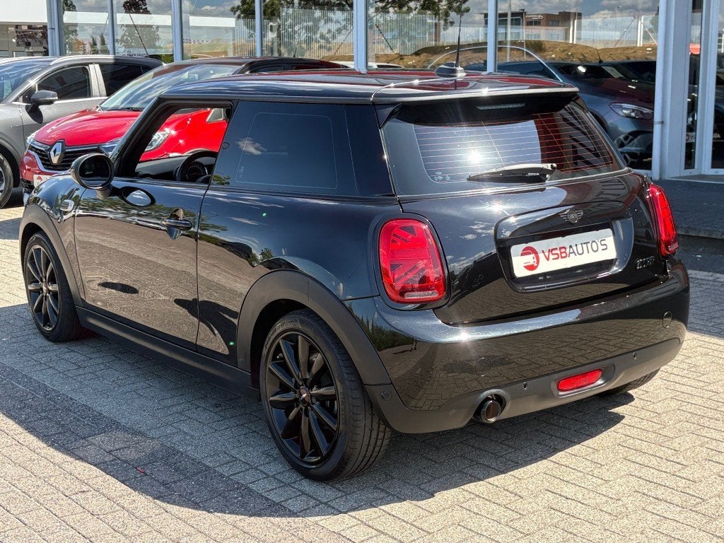 Mini COOPER 1.5 COOPER AUT. CHILI 136PK HALF-LEER NAVIGATIE, Auto's, Mini, Automaat, 136 pk, Gebruikt, Euro 6