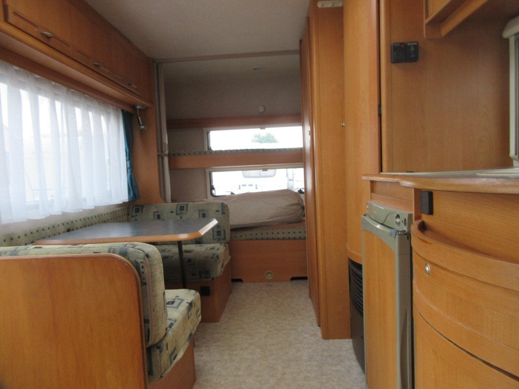 Adria Unica B 502 UK 5 PEROONS MET STAPELBED, Caravans en Kamperen, Reservewiel, Dwars-stapelbed, Treinzit, Adria