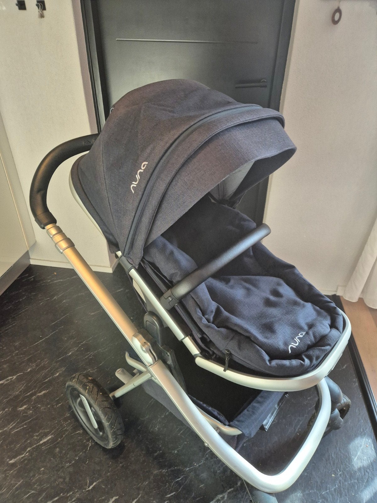 Nuna ivvi Kinderwagen met Reiswieg en Zitje, Zo goed als nieuw, Combiwagen, Met reiswieg, Ophalen