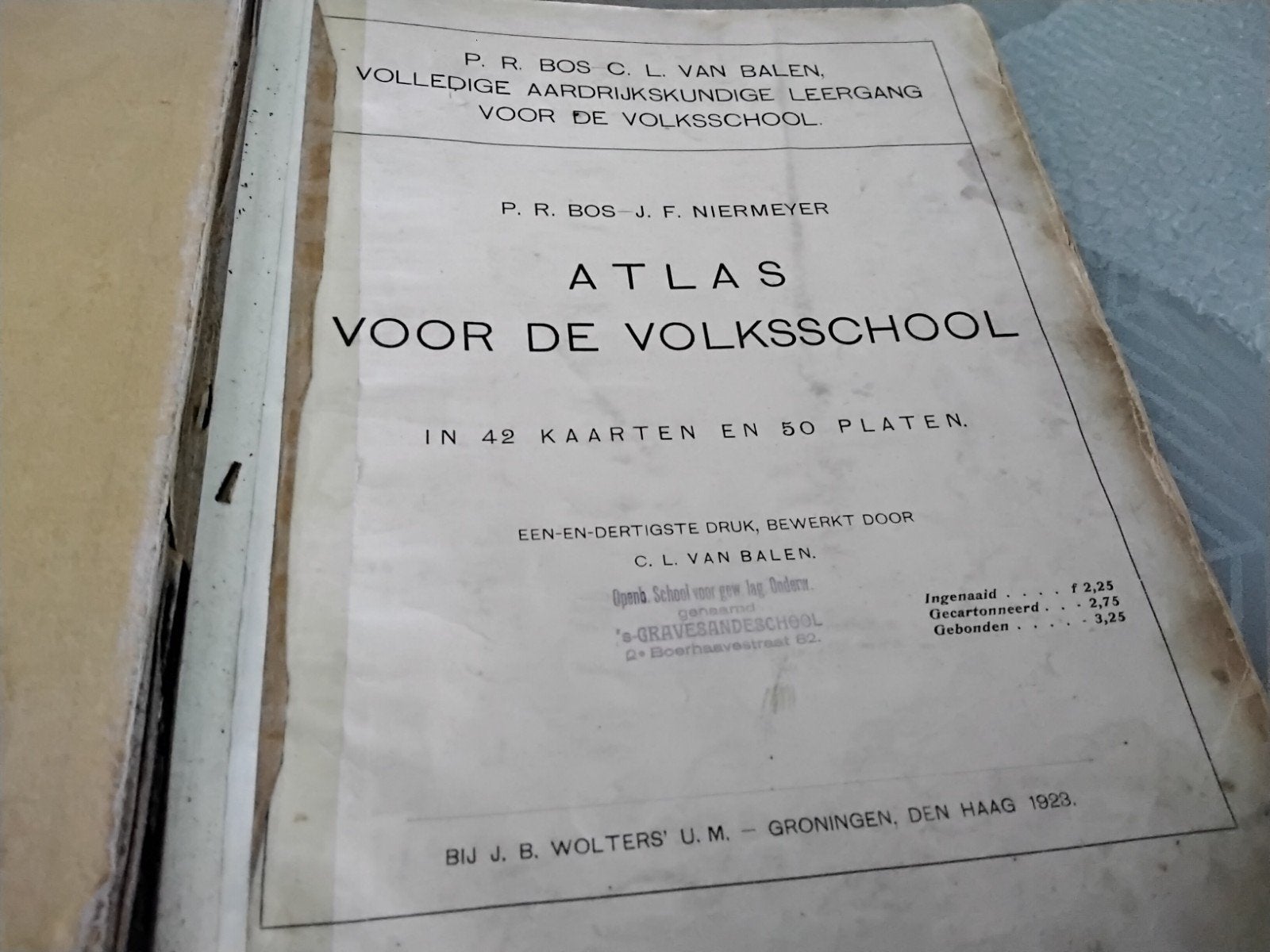 Atlas voor de Volksschool uit de jaren1920 31e druk, Ophalen, Gelezen, Landkaart