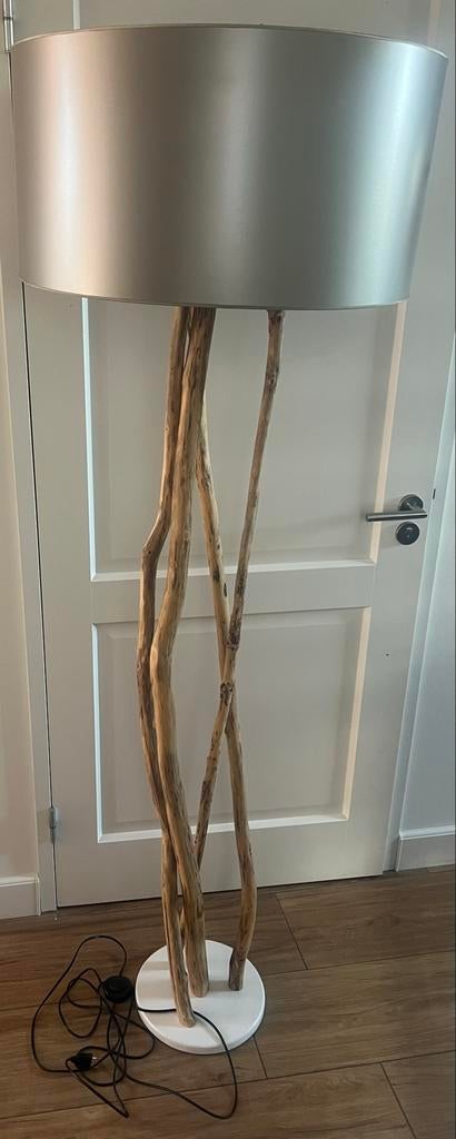 Stijlvolle houten staanlamp van Driehoekmeuben - 1.90m hoog, Ophalen, Gebruikt, Hout, 150 tot 200 cm
