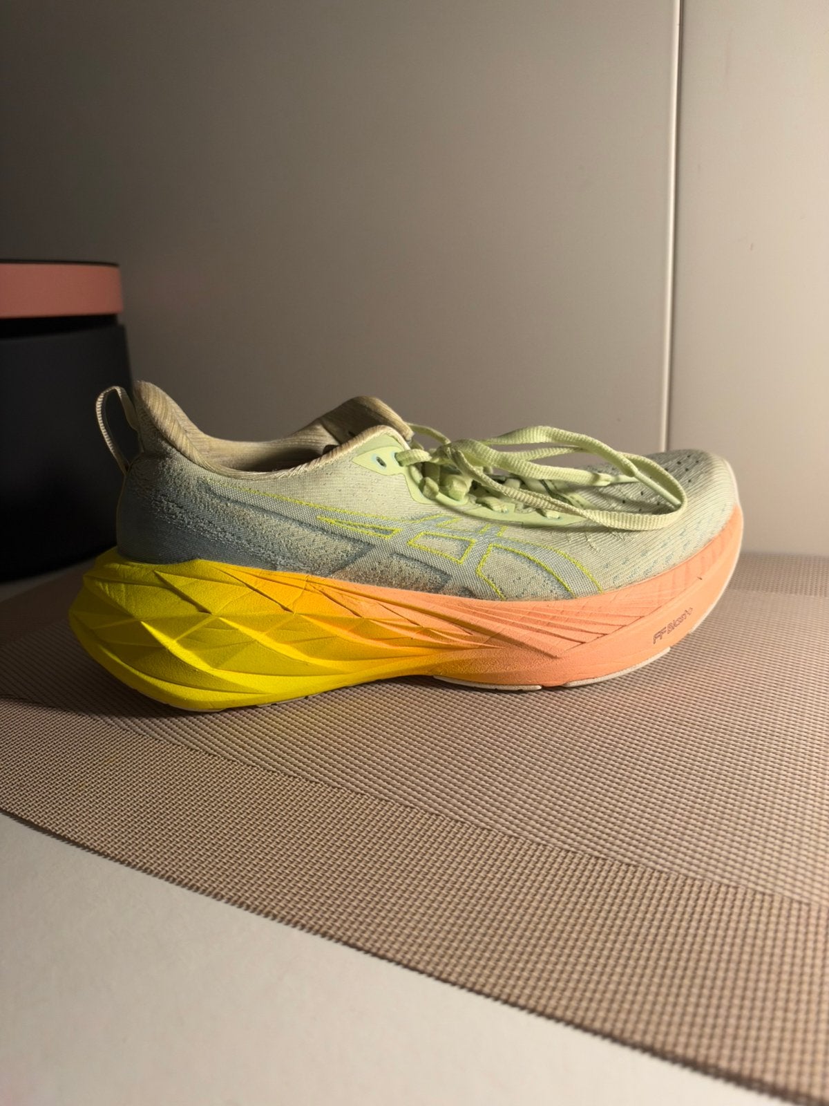 Asics Novablast 4 Sneakers 37,5  Hardloopschoenen RunShoes, Ophalen of Verzenden, Zo goed als nieuw, Hardloopschoenen, Asics