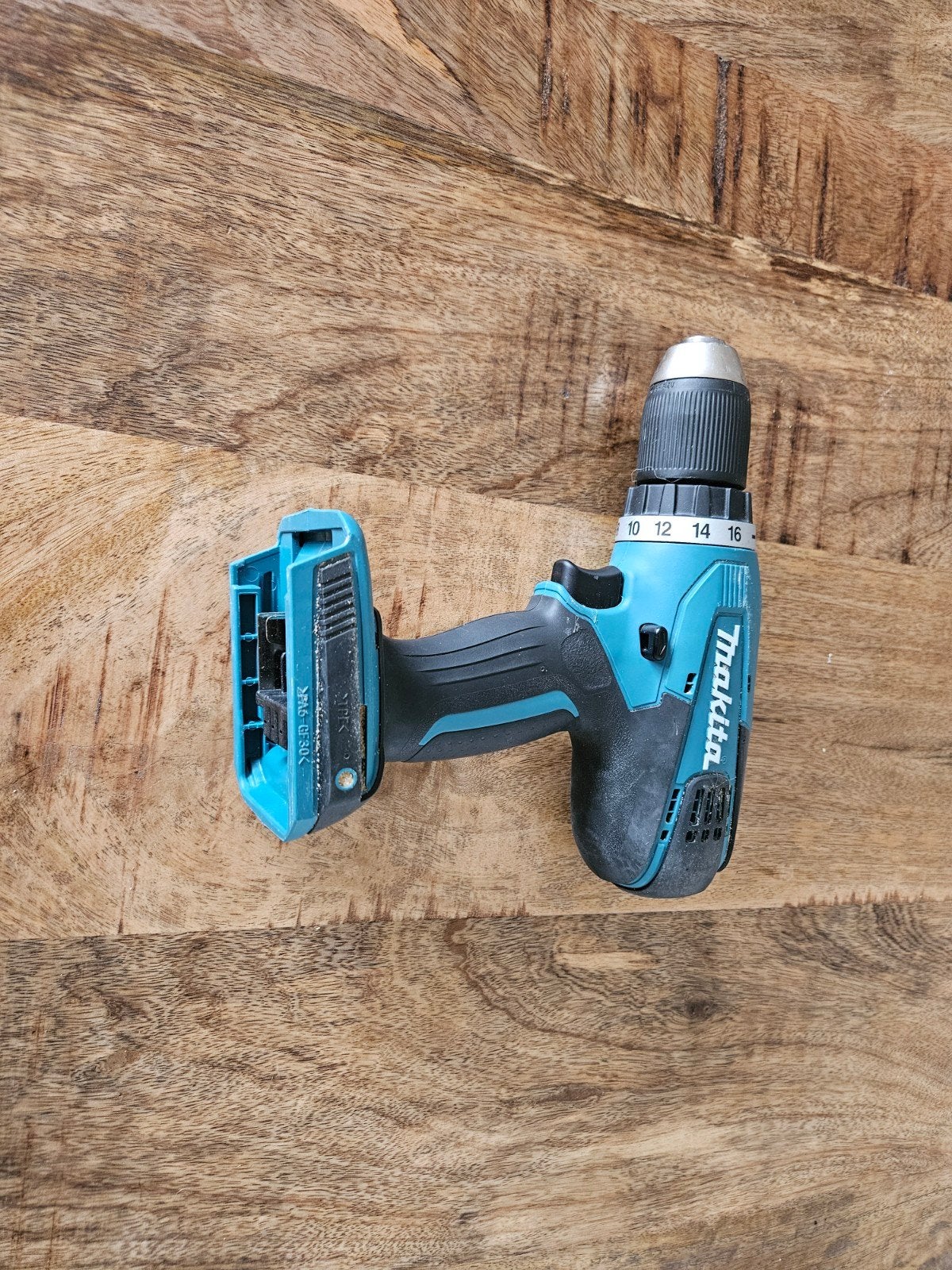 Makita boormachine en decupeerzaag, Ophalen, Zo goed als nieuw, Minder dan 400 watt, Boor- en Schroefmachine