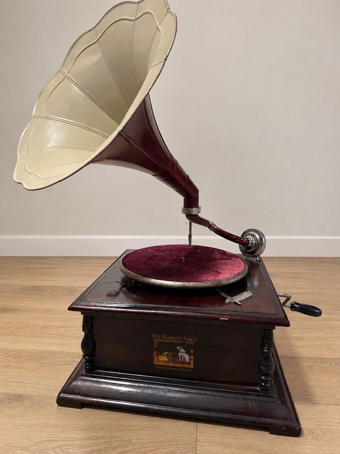 His Masters Voice - grammofoon 1990, Ophalen