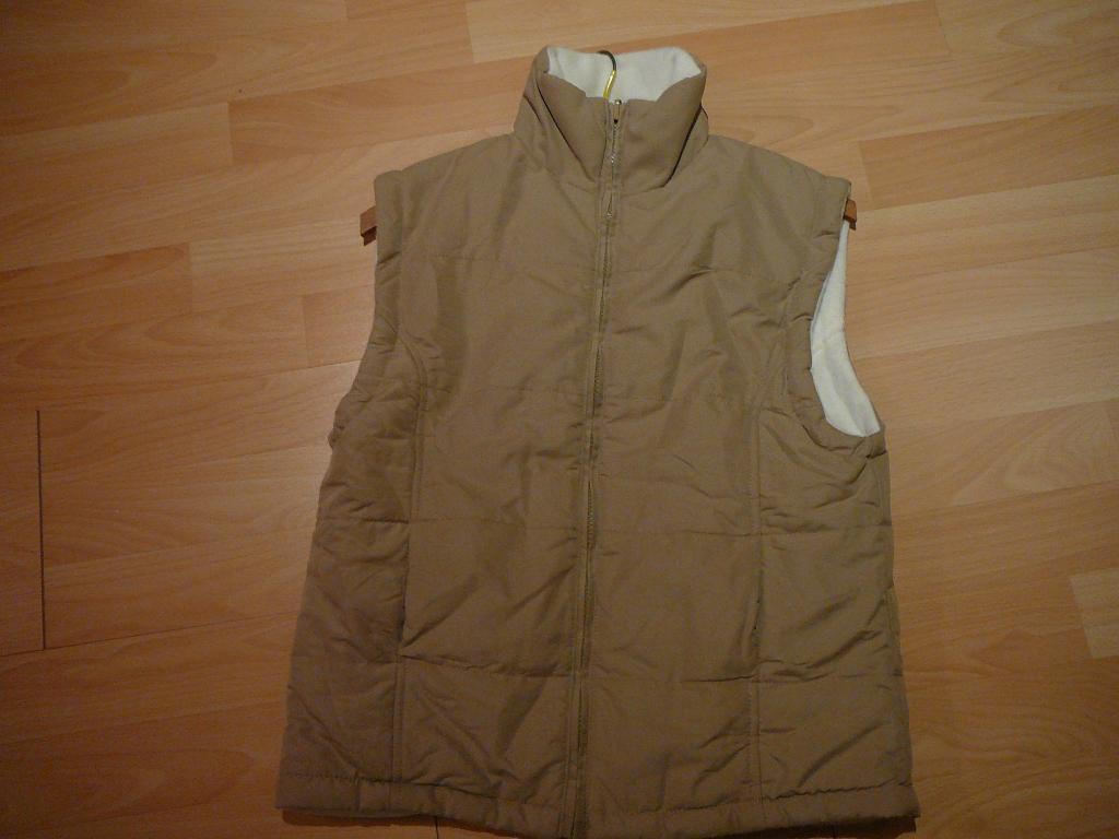 Bodywarmer yves rocher s/m beige, Ophalen, Zo goed als nieuw, Beige