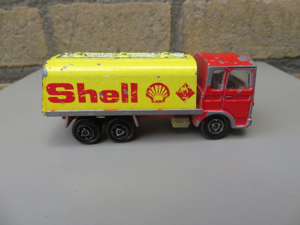 Majorette Saviem SHELL Tanker, Ophalen of Verzenden, Gebruikt, Bus of Vrachtwagen
