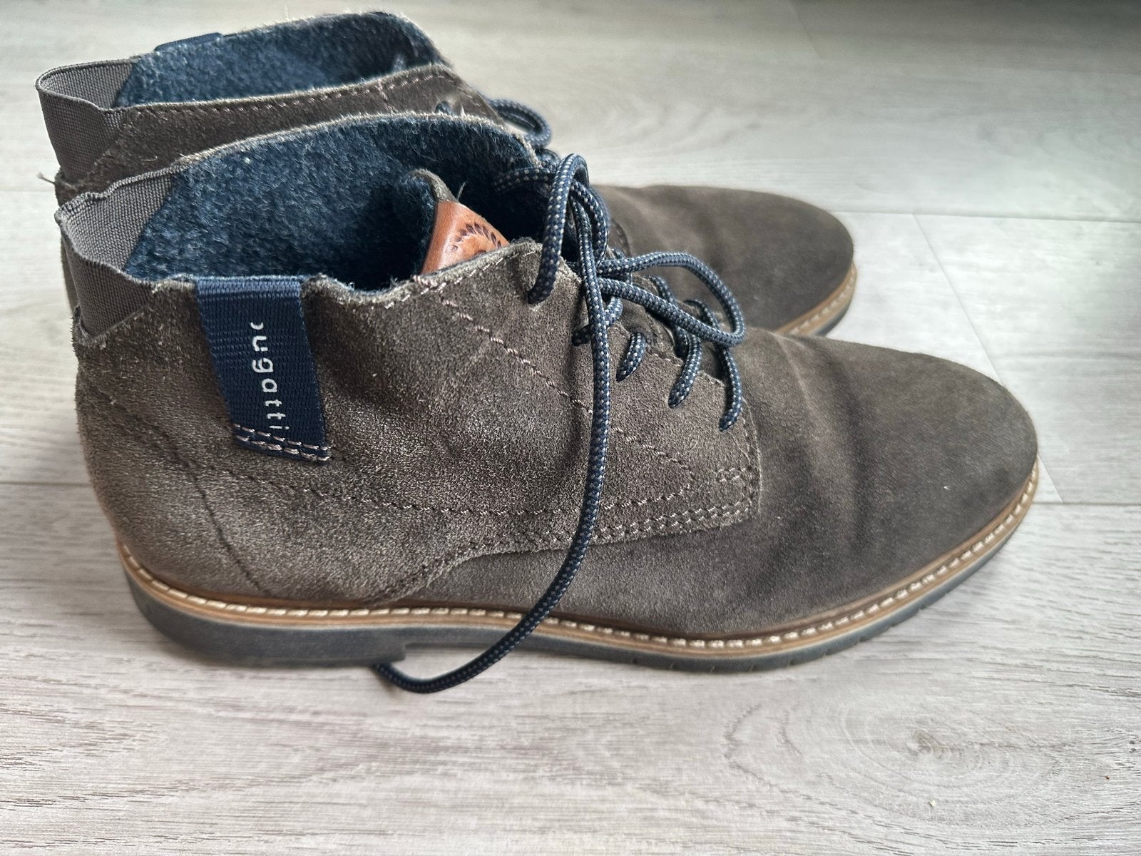 Bugatti suède boots maat 42, Ophalen of Verzenden, Gedragen, Bruin, Boots