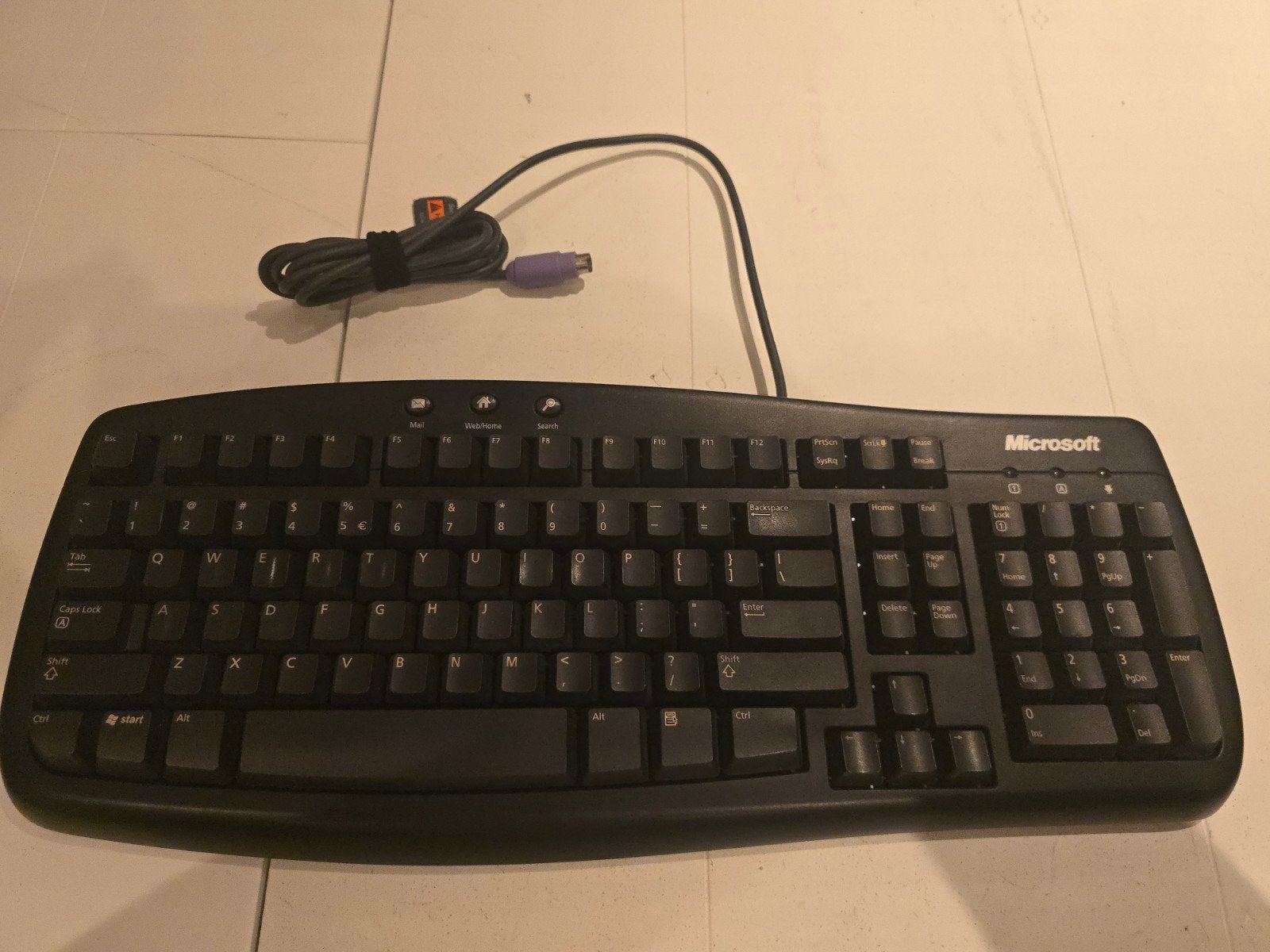 Microsoft Basic Keyboard 1.0A - Bedraad Qwerty Toetsenbord, Computers en Software, Toetsenborden, Ophalen of Verzenden, Gebruikt