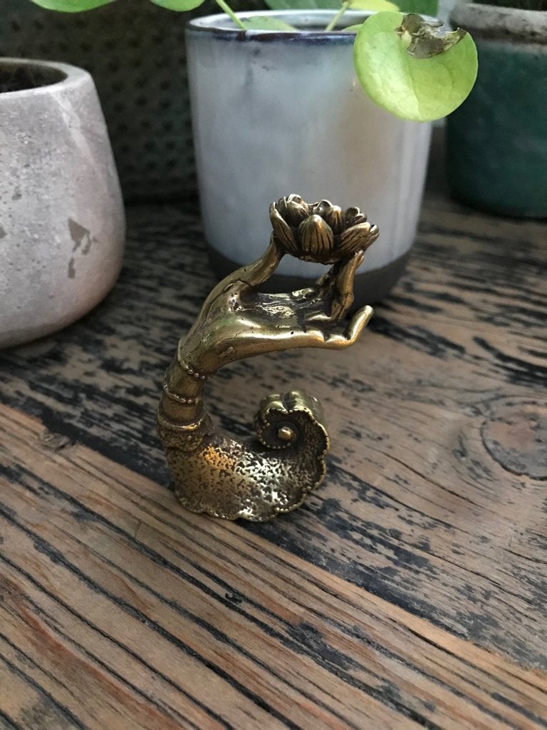 Oosterse wierook houder hand met chinese lotus bloem metaal, Huis en Inrichting, Woonaccessoires | Kandelaars en Kaarsen, Nieuw
