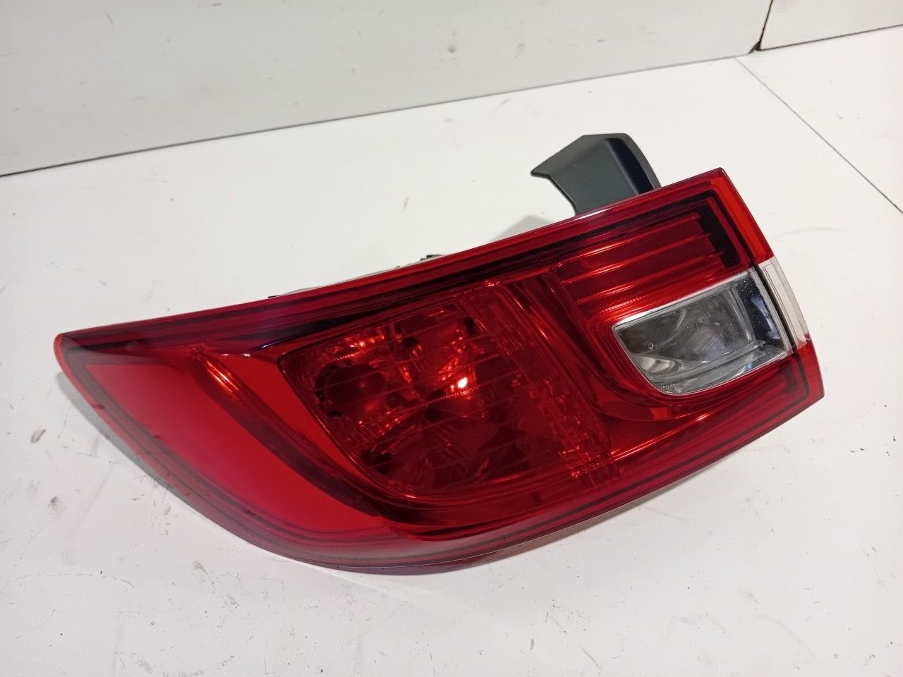 Achterlicht links buiten Renault Clio, Auto-onderdelen, Verlichting, Renault, Gebruikt, Herkomst onderdeel bekend, 12 maanden garantie