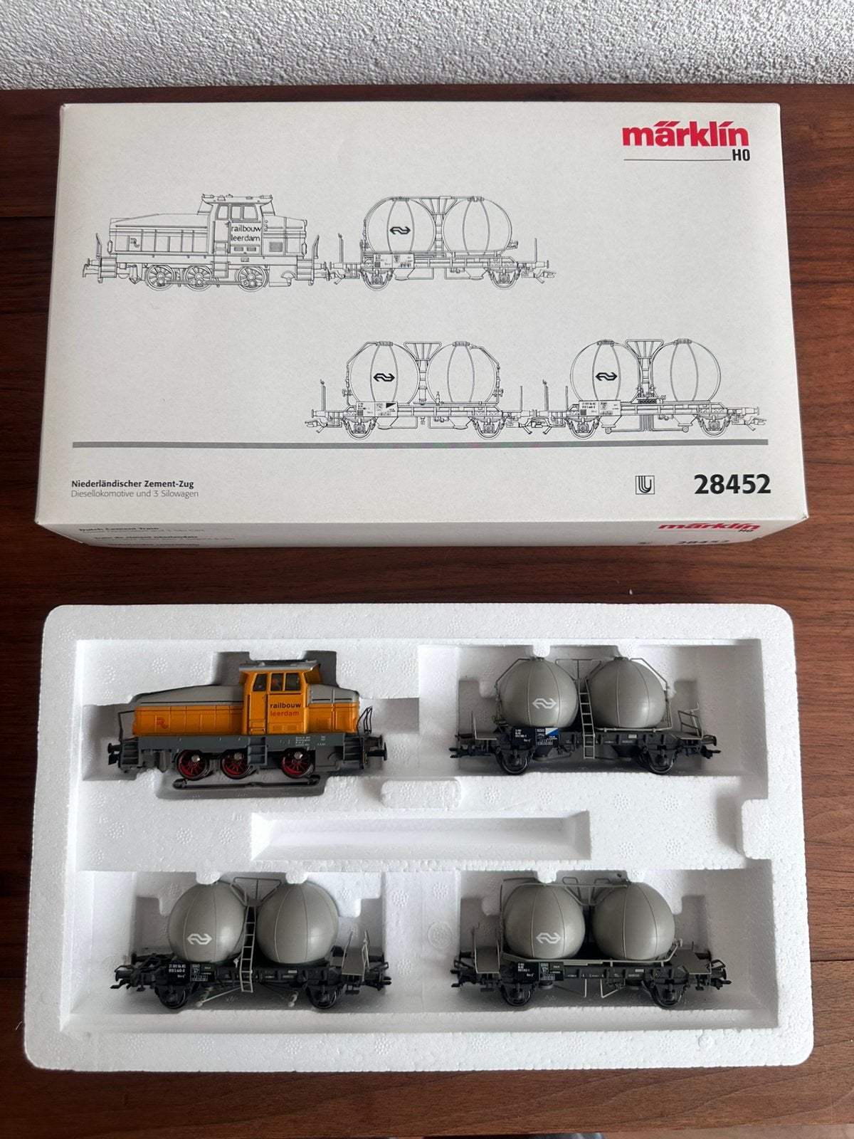 Märklin 28452 "Niederländischer Zement-Zug" treinset, Ophalen, Wisselstroom, Treinset, Zo goed als nieuw