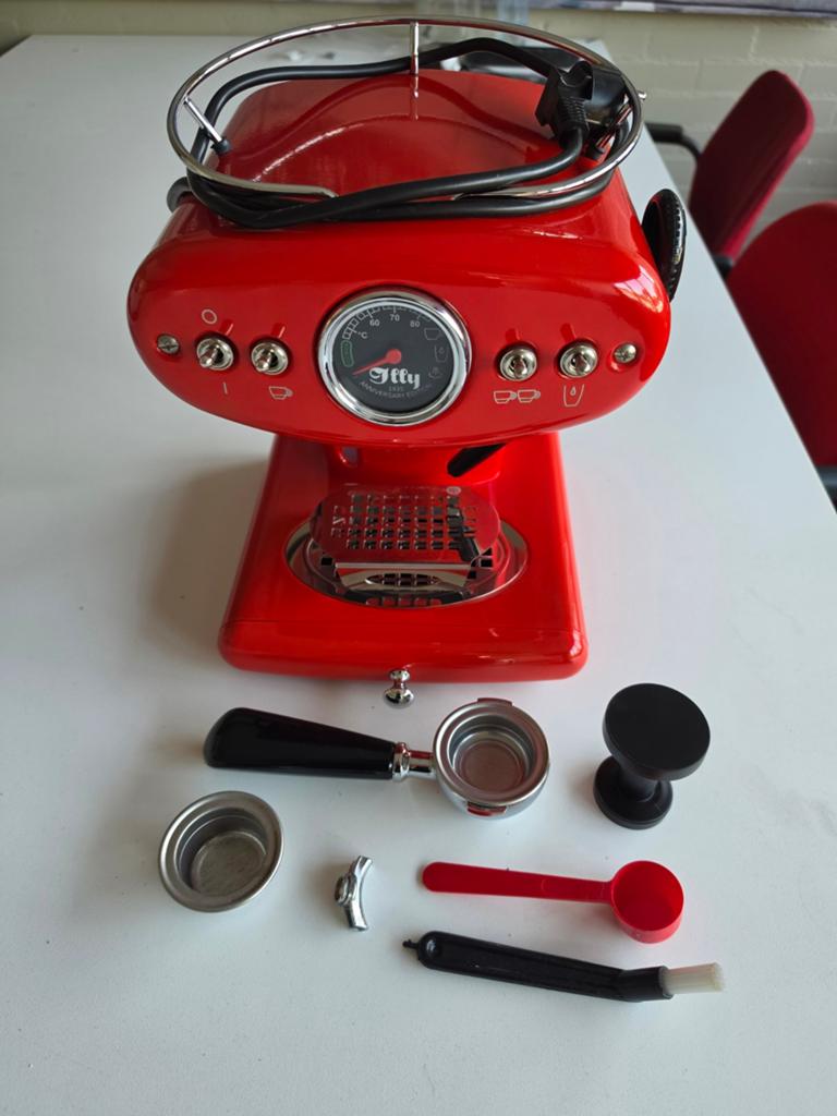 Illy X1 Anniversary Iperespresso machine, Espresso apparaat, Ophalen of Verzenden, Zo goed als nieuw, 4 tot 10 kopjes