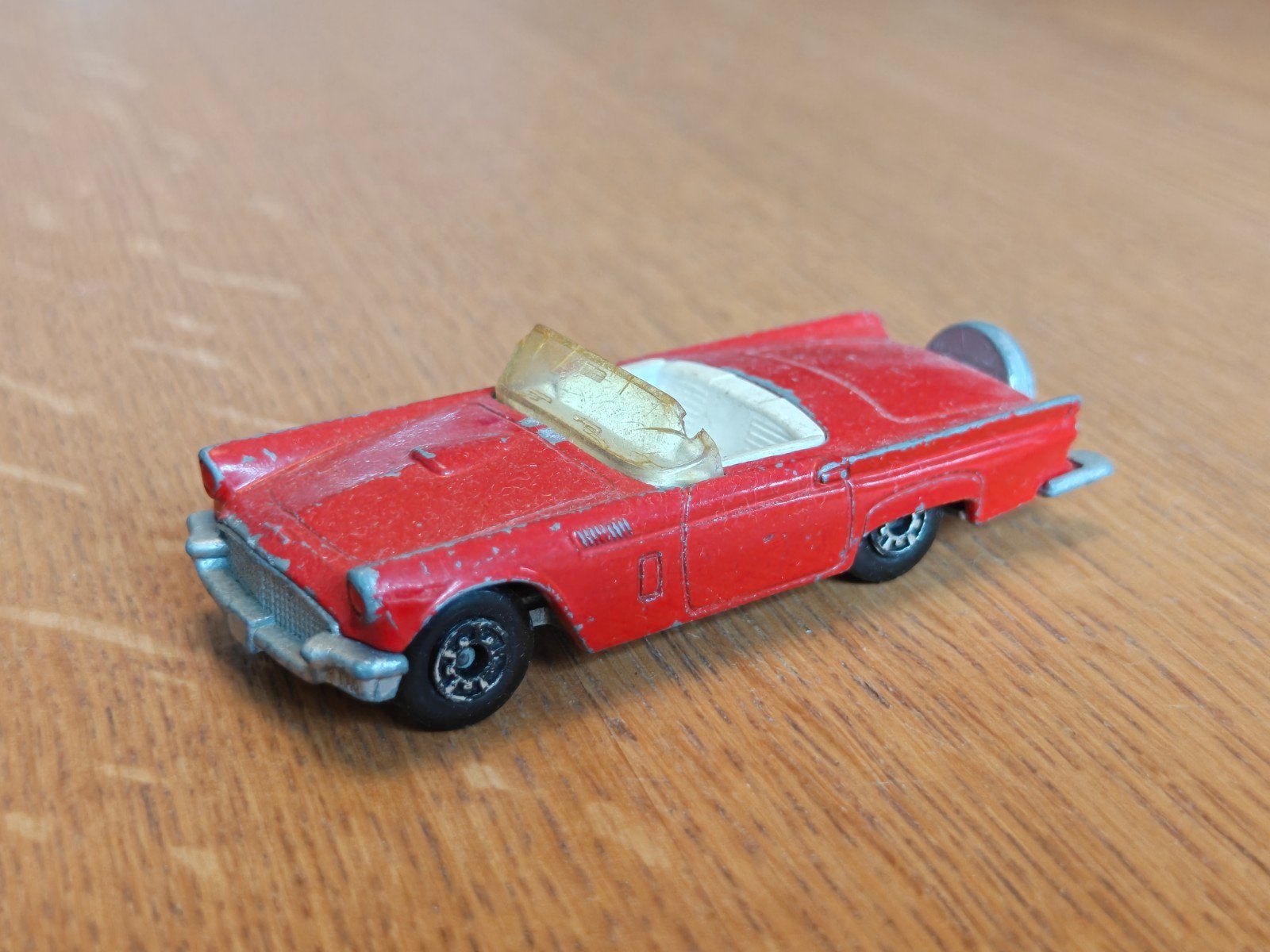 Matchbox Ford Thunderbird ROOD, Ophalen of Verzenden, Zo goed als nieuw, Auto