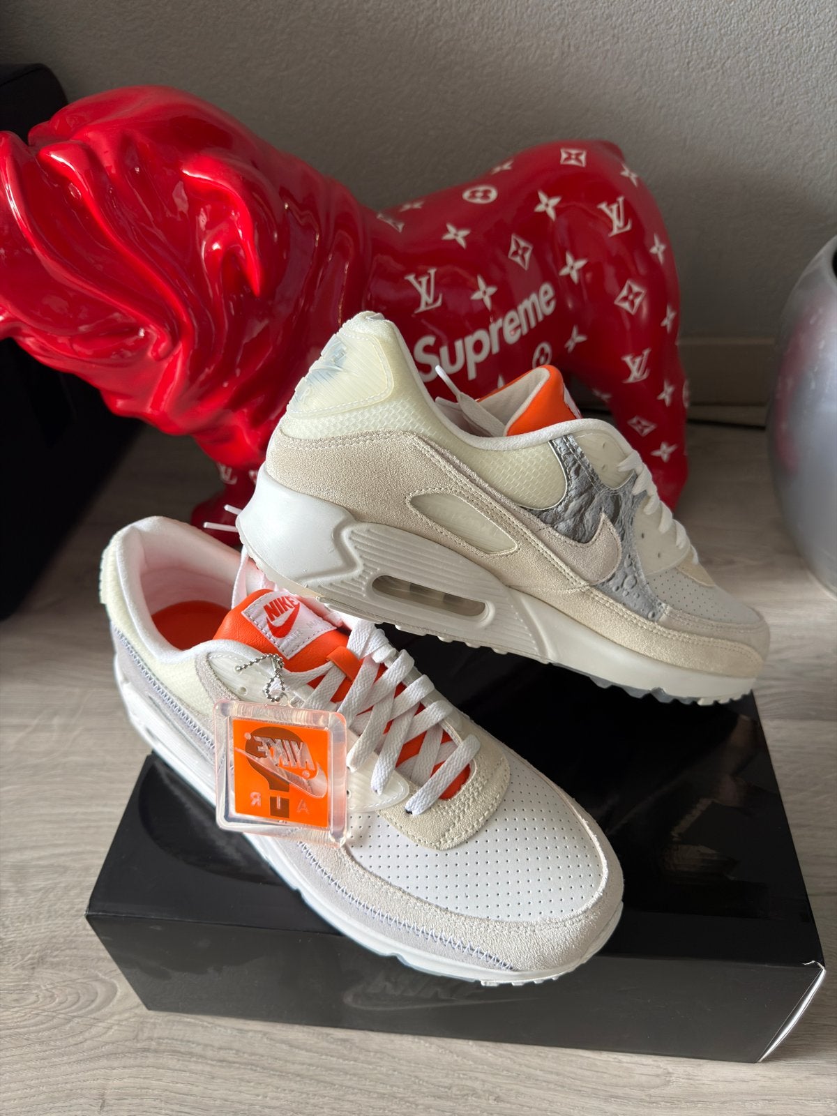 Nike Air Max 90 Premium Off-White/Oranje Sneakers, Kleding | Heren, Schoenen, Ophalen, Nieuw, Wit, Sneakers of Gympen