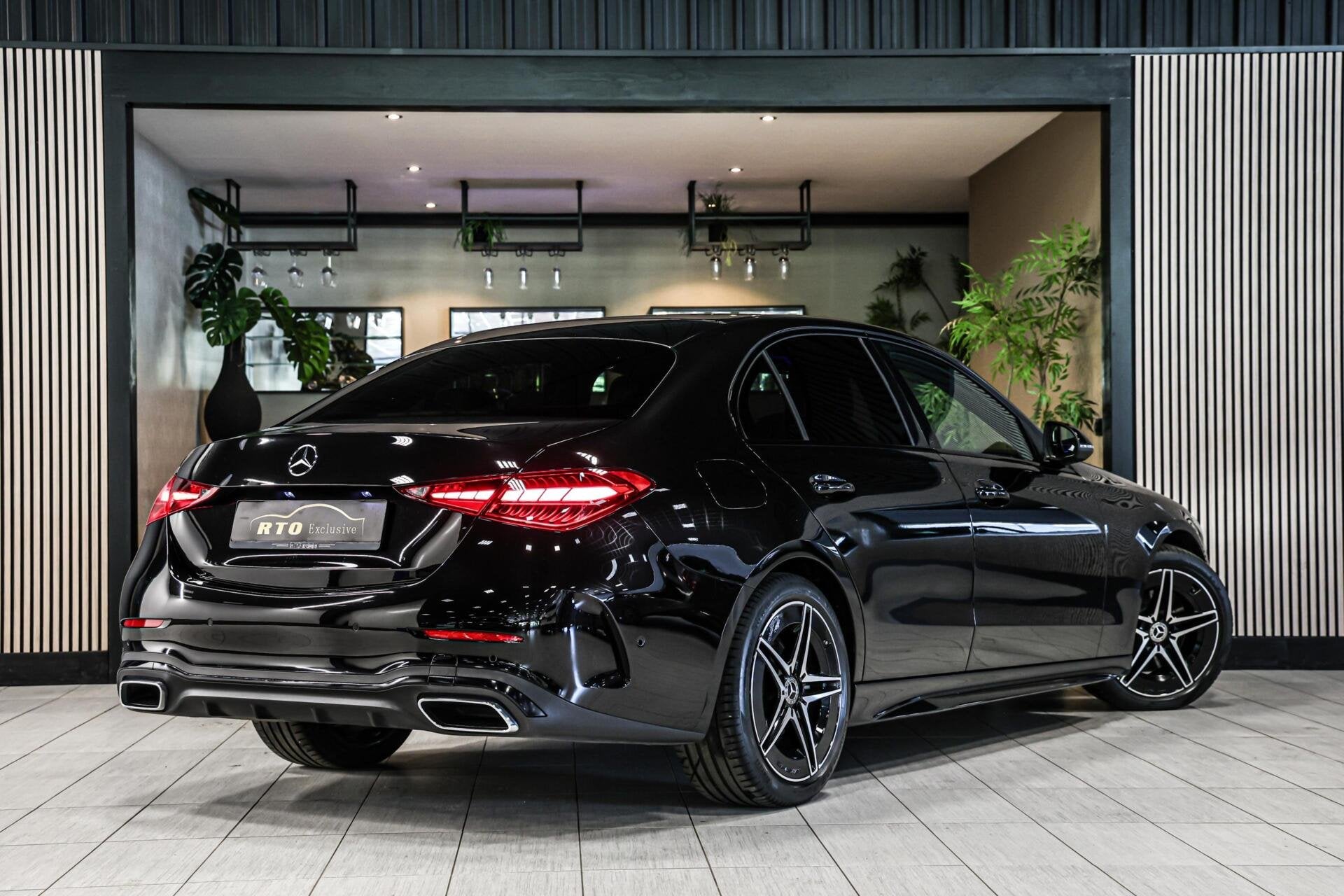 Mercedes C-klasse 180 AMG|Sfeer|Night|Camera|Carplay, Automaat, Euro 6, 4 cilinders, Met garantie (alle)
