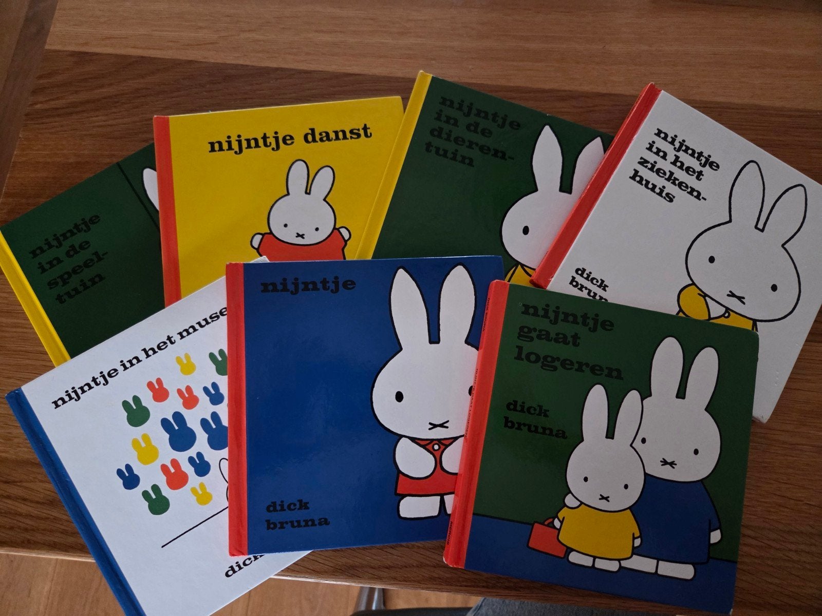Nijntje boeken - Dick Bruna, Ophalen