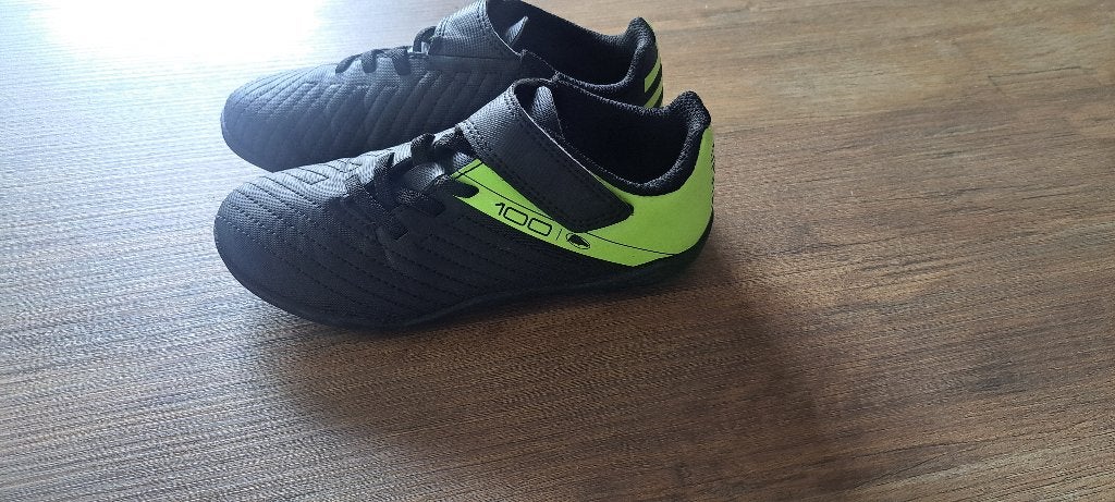Kipsta voetbalschoenen maat 30, Ophalen, Schoenen, Zo goed als nieuw, Maat S