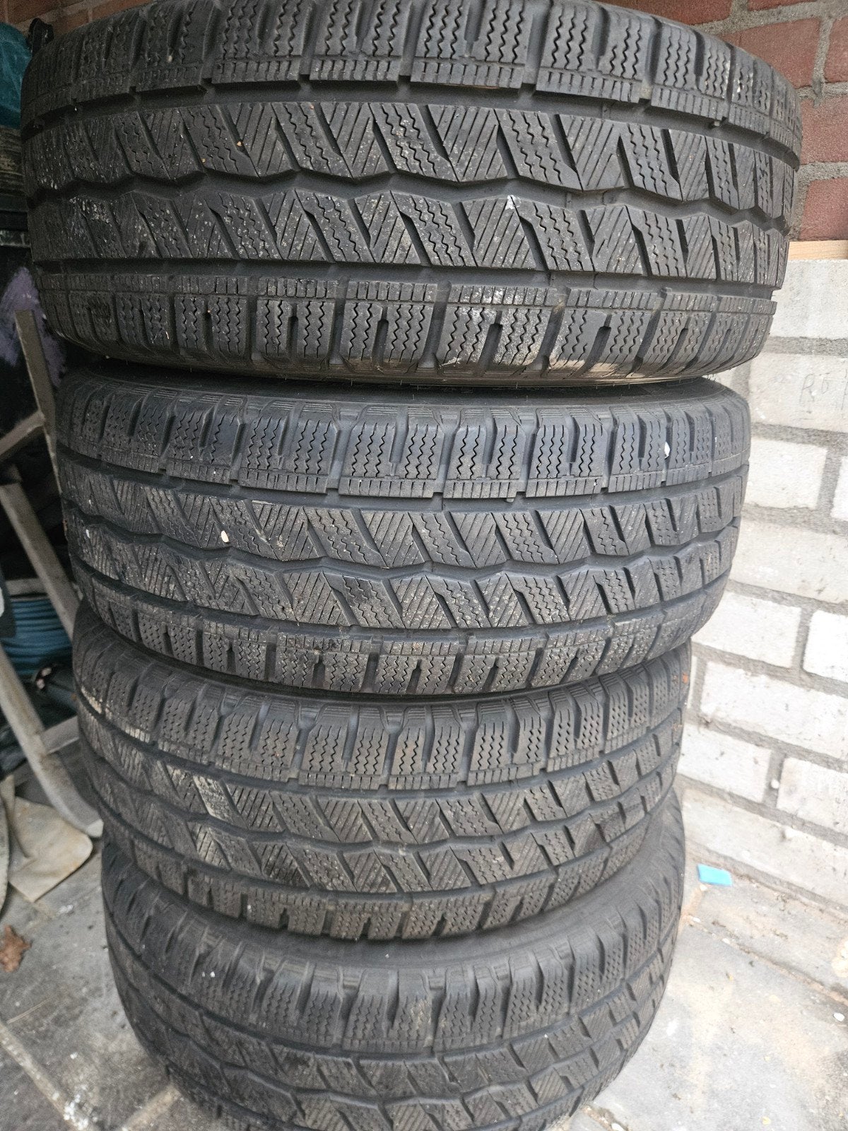 winterbanden op stalenvelg  ford transit custum, Ophalen, 15 inch, Banden en Velgen, Winterbanden