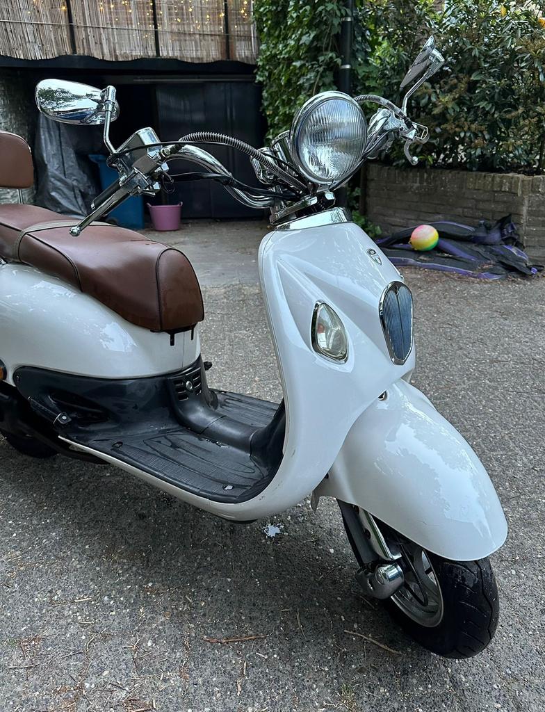 Leuke retro scooter, 1e eigenaar, rijdt prima!, Gebruikt, Benzine, Ophalen, Overige merken
