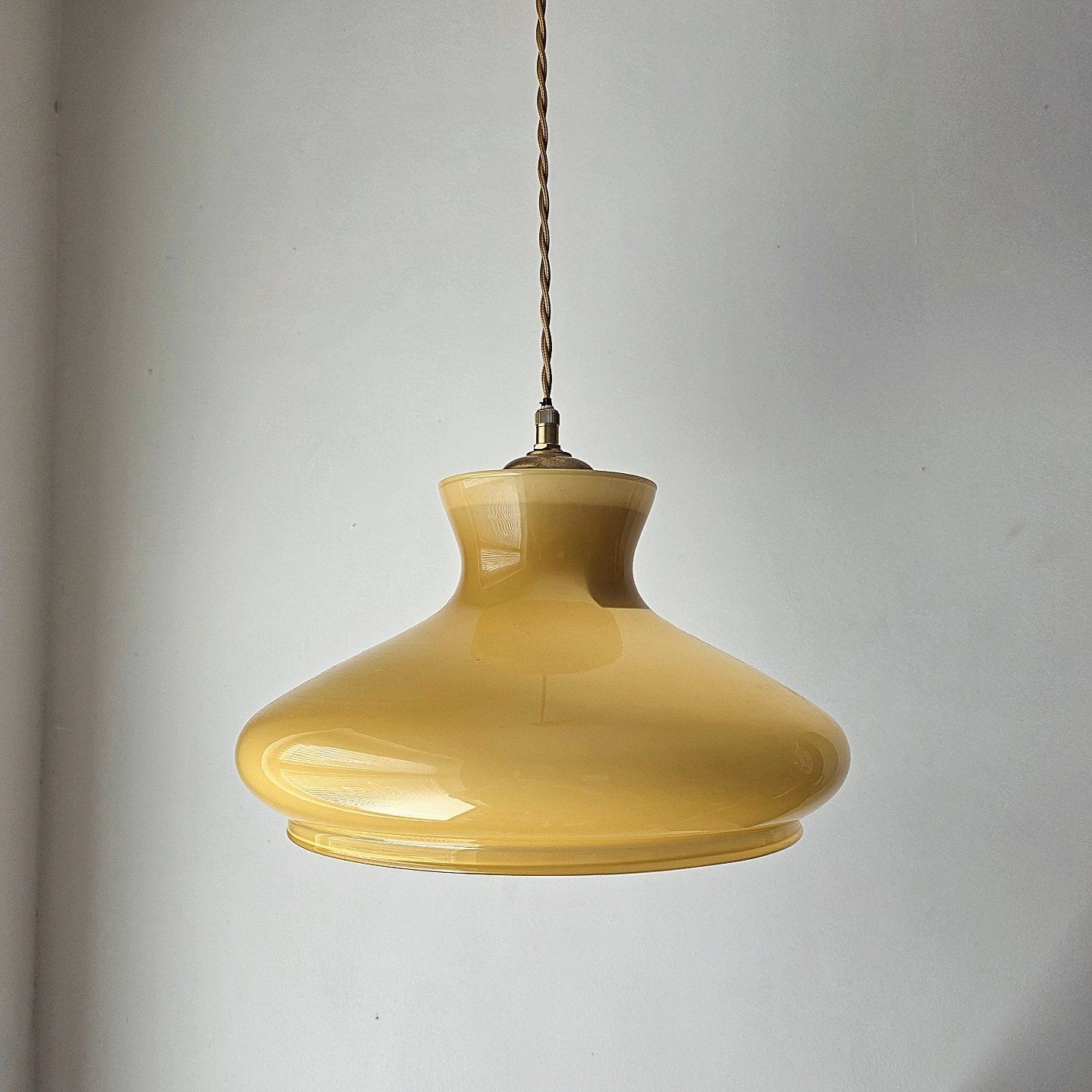 Vintage opaline glazen hanglamp., Ophalen of Verzenden, Glas
